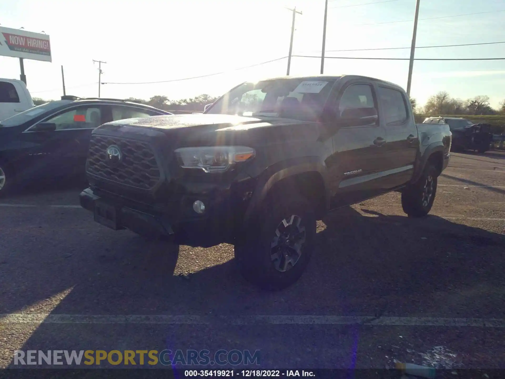 2 fotografías del automóvil dañado 5TFCZ5AN1MX268479 TOYOTA TACOMA 4WD 2021