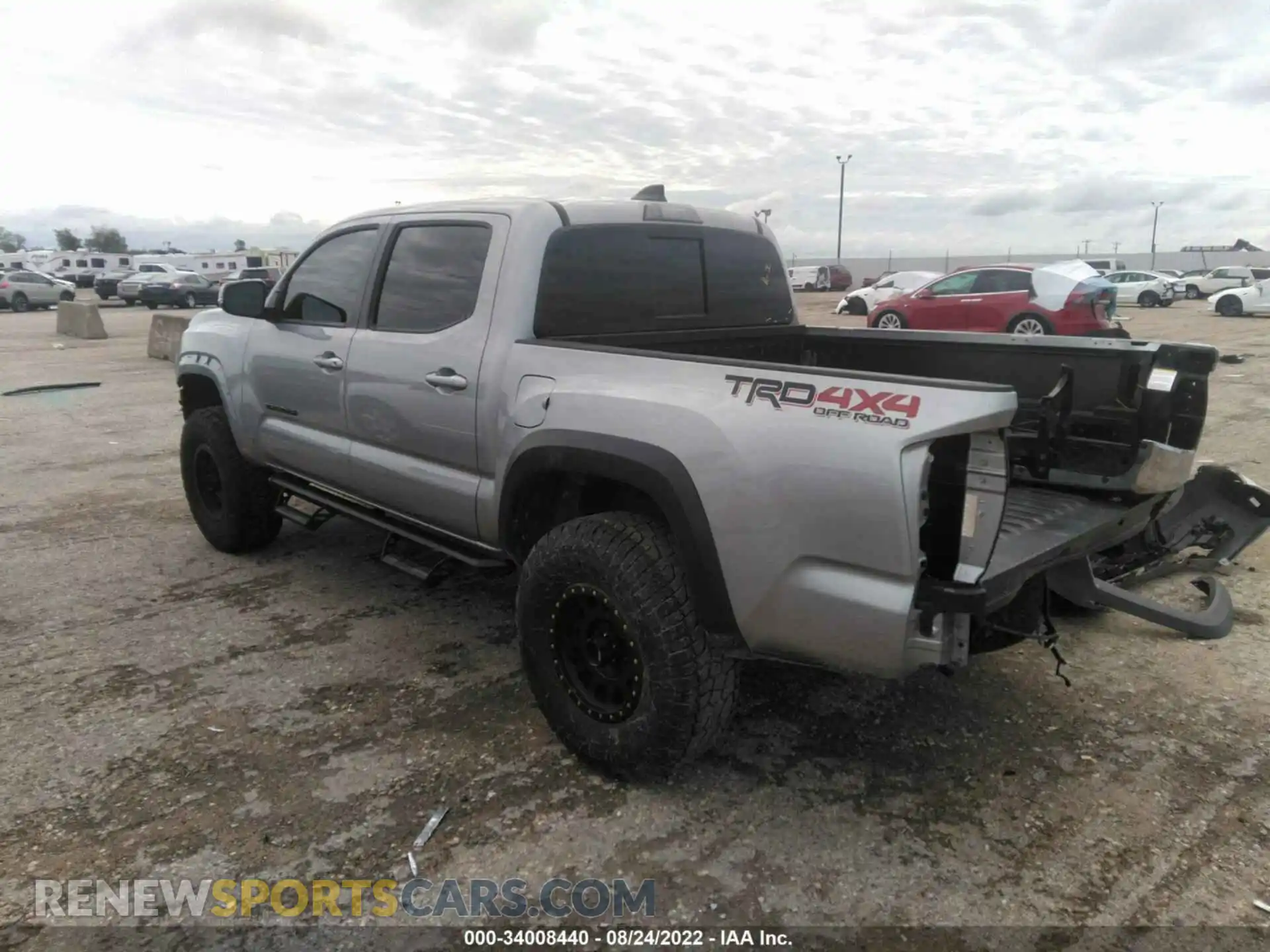 3 fotografías del automóvil dañado 5TFCZ5AN2MX277501 TOYOTA TACOMA 4WD 2021