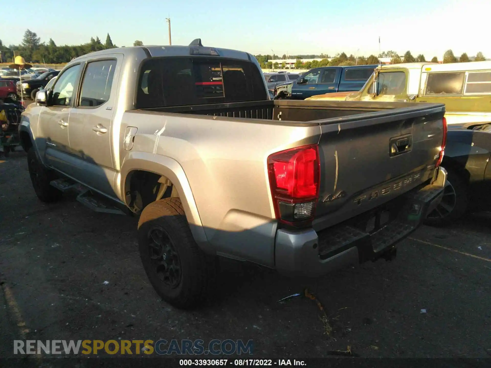3 Фотография поврежденного автомобиля 5TFCZ5AN2MX281323 TOYOTA TACOMA 4WD 2021
