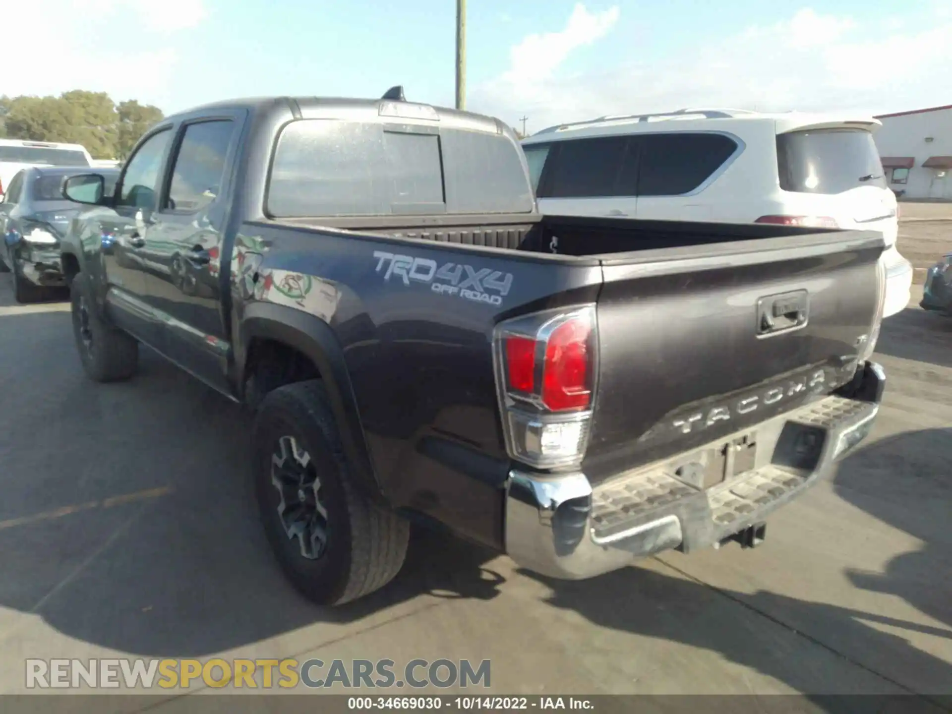 3 Фотография поврежденного автомобиля 5TFCZ5AN3MX272923 TOYOTA TACOMA 4WD 2021