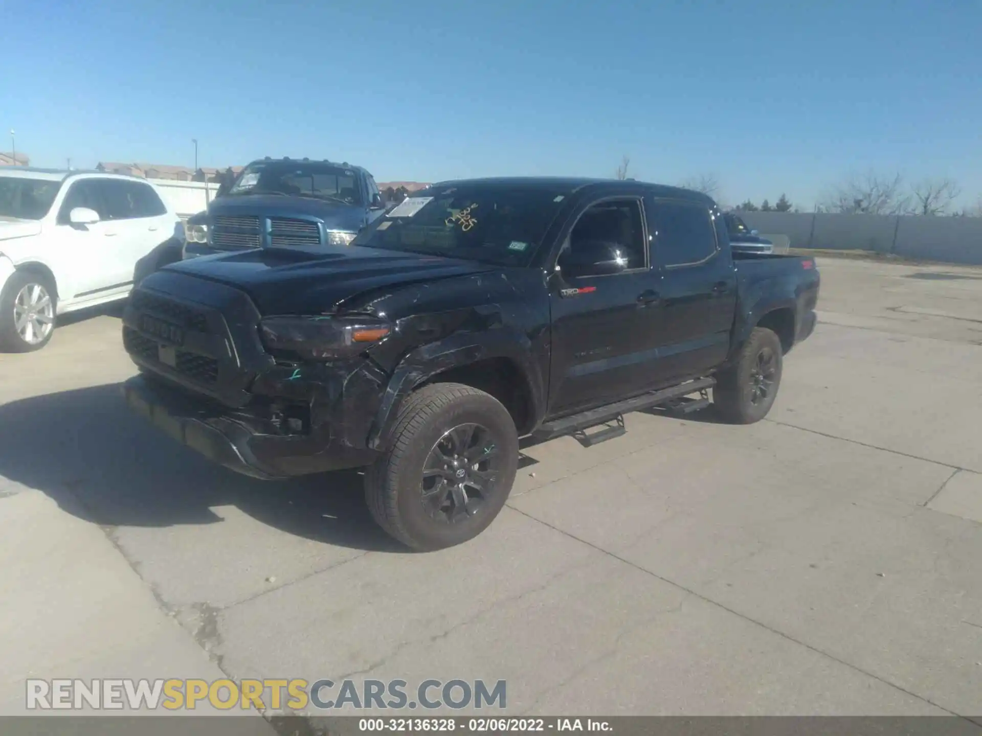 2 Фотография поврежденного автомобиля 5TFCZ5AN4MX246802 TOYOTA TACOMA 4WD 2021
