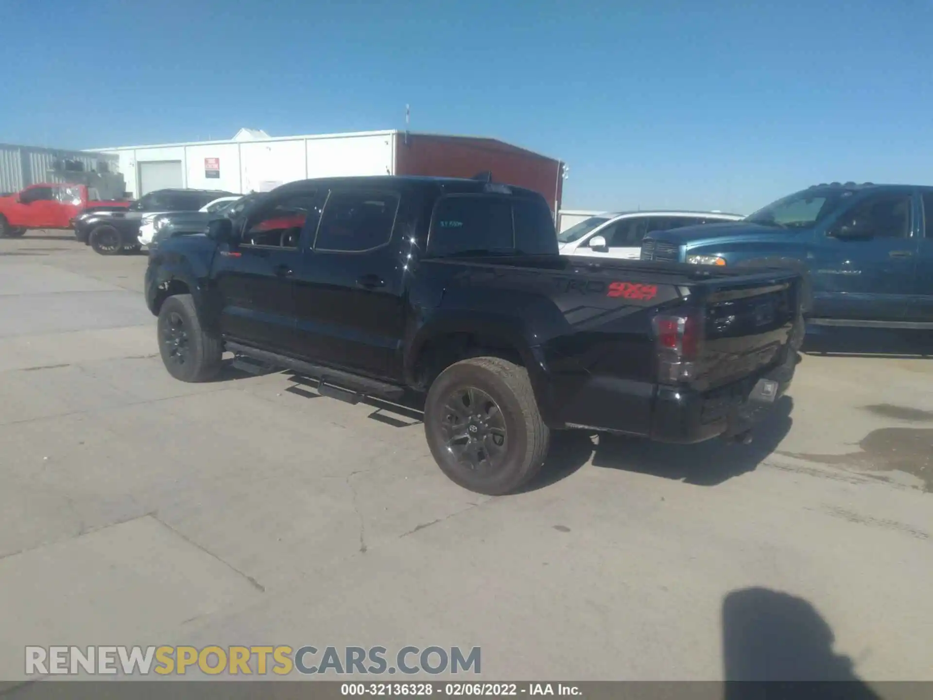 3 Фотография поврежденного автомобиля 5TFCZ5AN4MX246802 TOYOTA TACOMA 4WD 2021