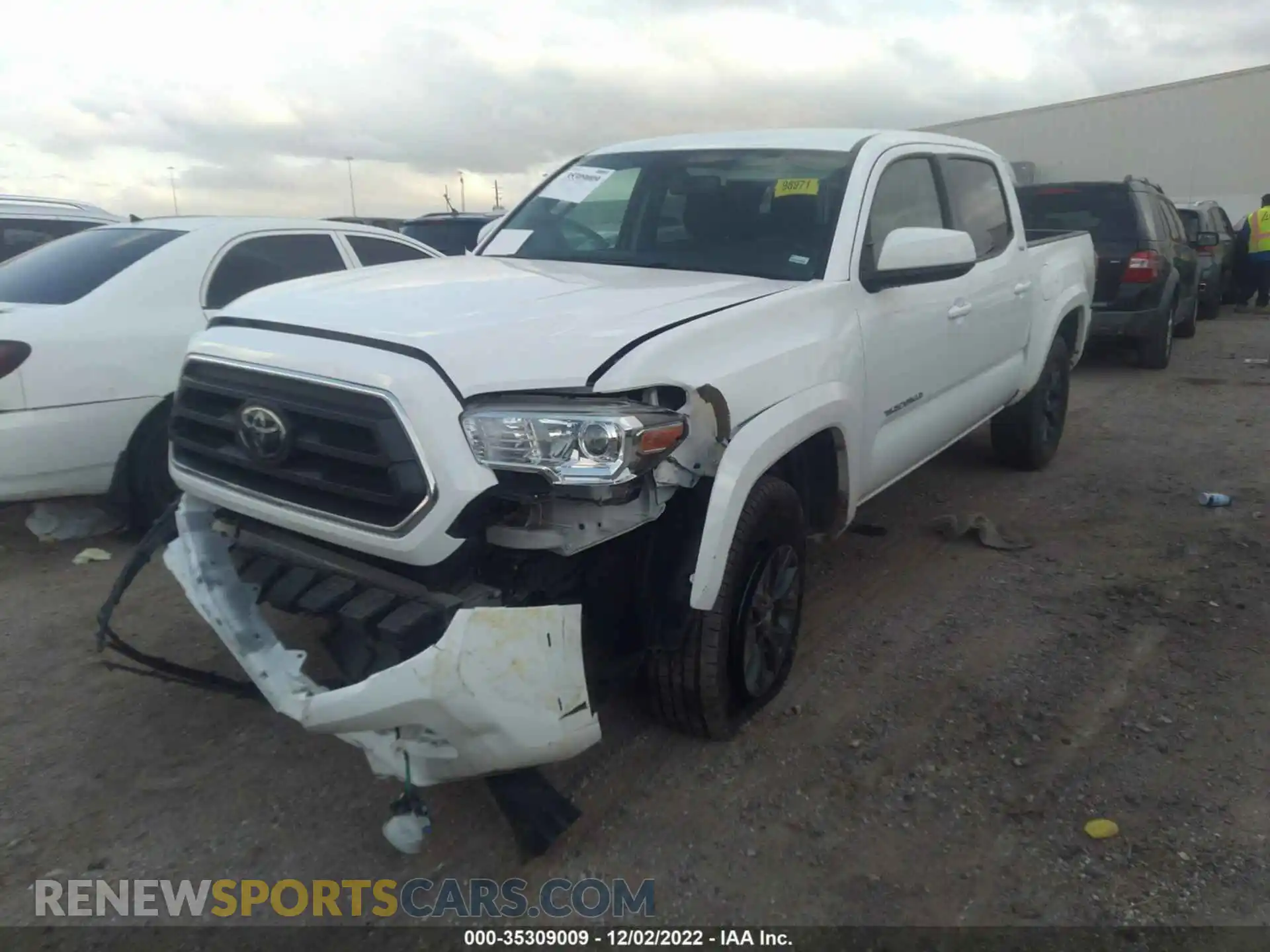 2 Фотография поврежденного автомобиля 5TFCZ5AN5MX268811 TOYOTA TACOMA 4WD 2021
