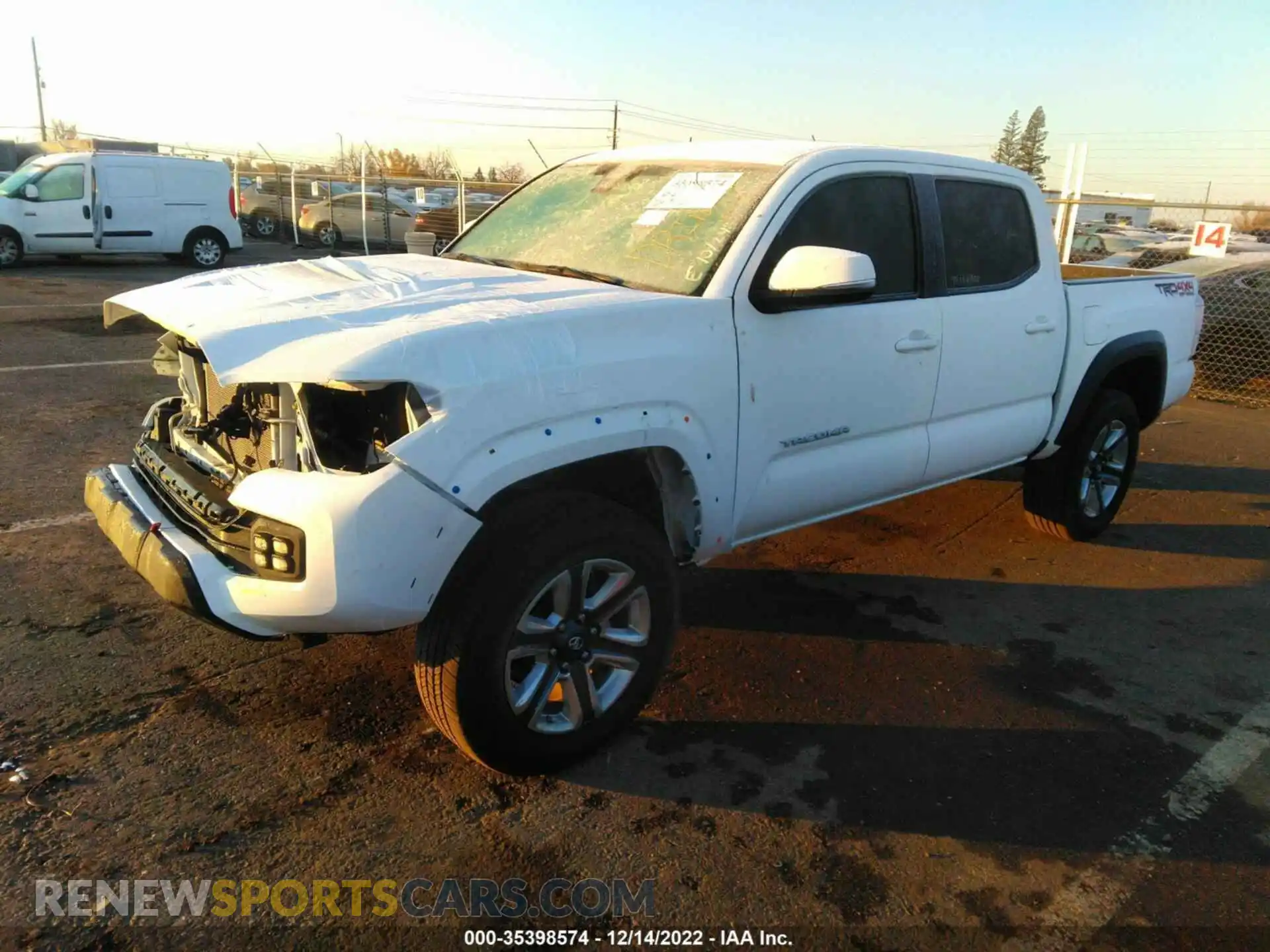 2 fotografías del automóvil dañado 5TFCZ5AN7MX268857 TOYOTA TACOMA 4WD 2021