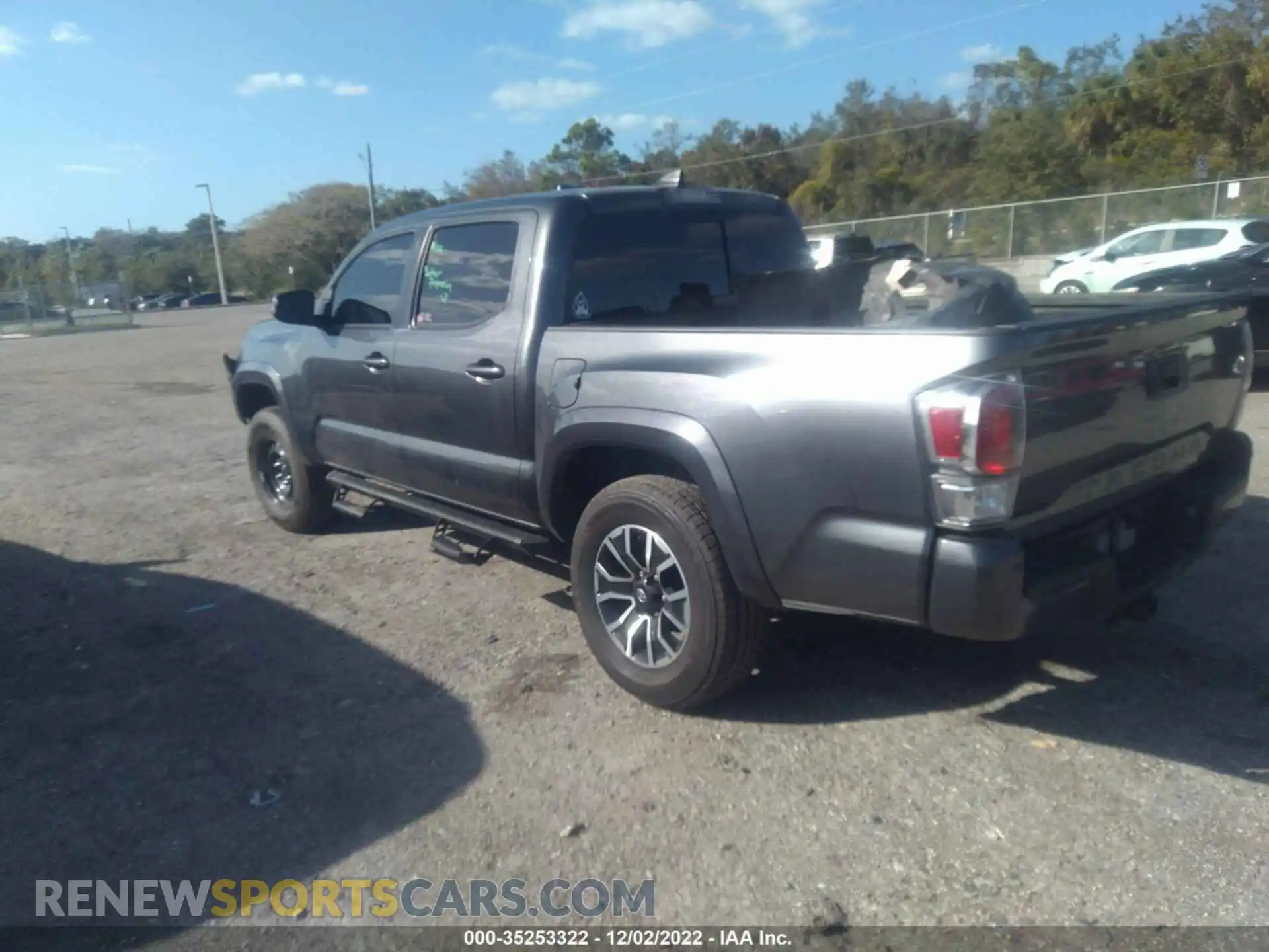 3 Photograph of a damaged car 3TMCZ5AN2NM463434 TOYOTA TACOMA 4WD 2022