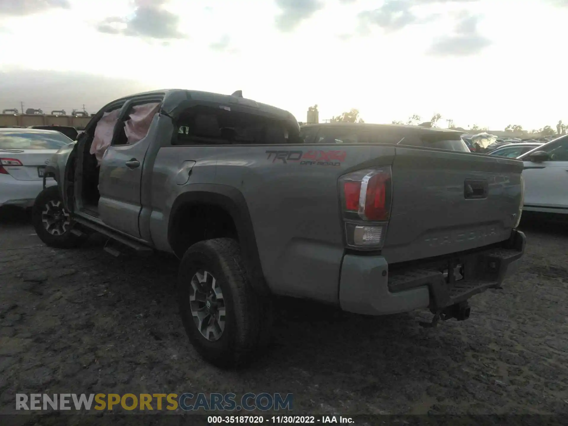 3 Photograph of a damaged car 3TMDZ5BN3NM131909 TOYOTA TACOMA 4WD 2022