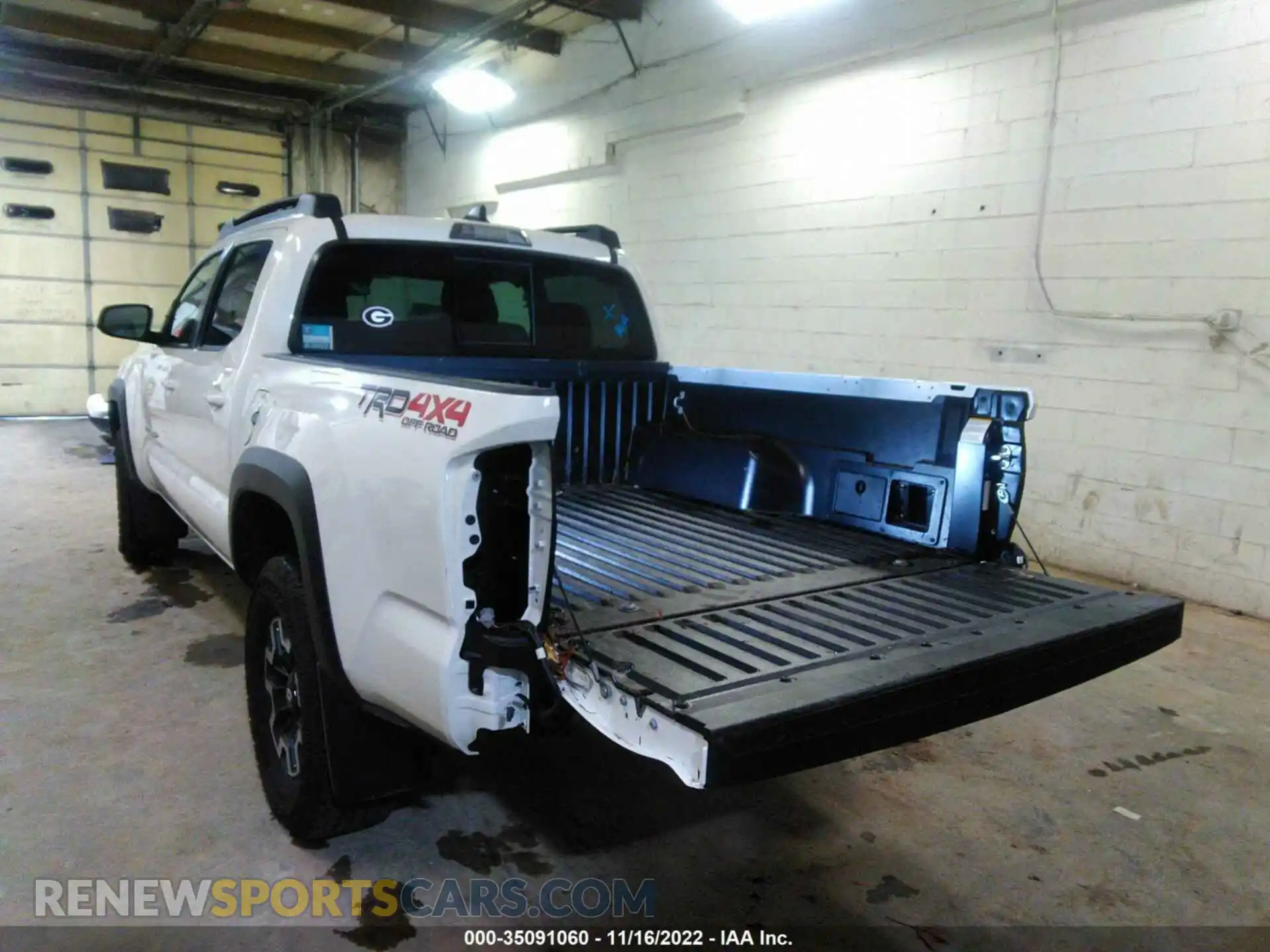 3 Photograph of a damaged car 3TYCZ5AN6NT067866 TOYOTA TACOMA 4WD 2022