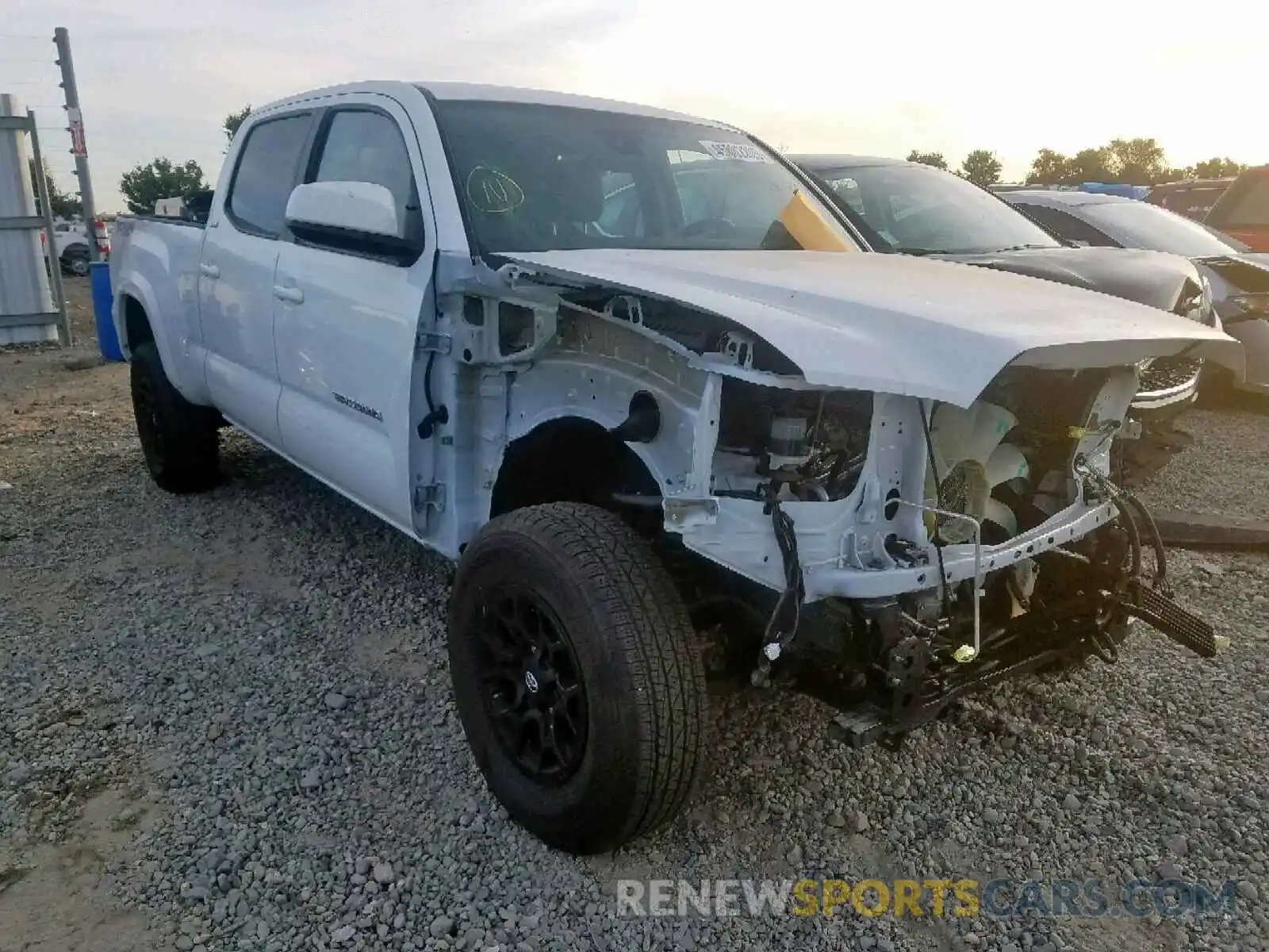 1 Photograph of a damaged car 3TMBZ5DN9KM018367 TOYOTA TACOMA DOU 2019