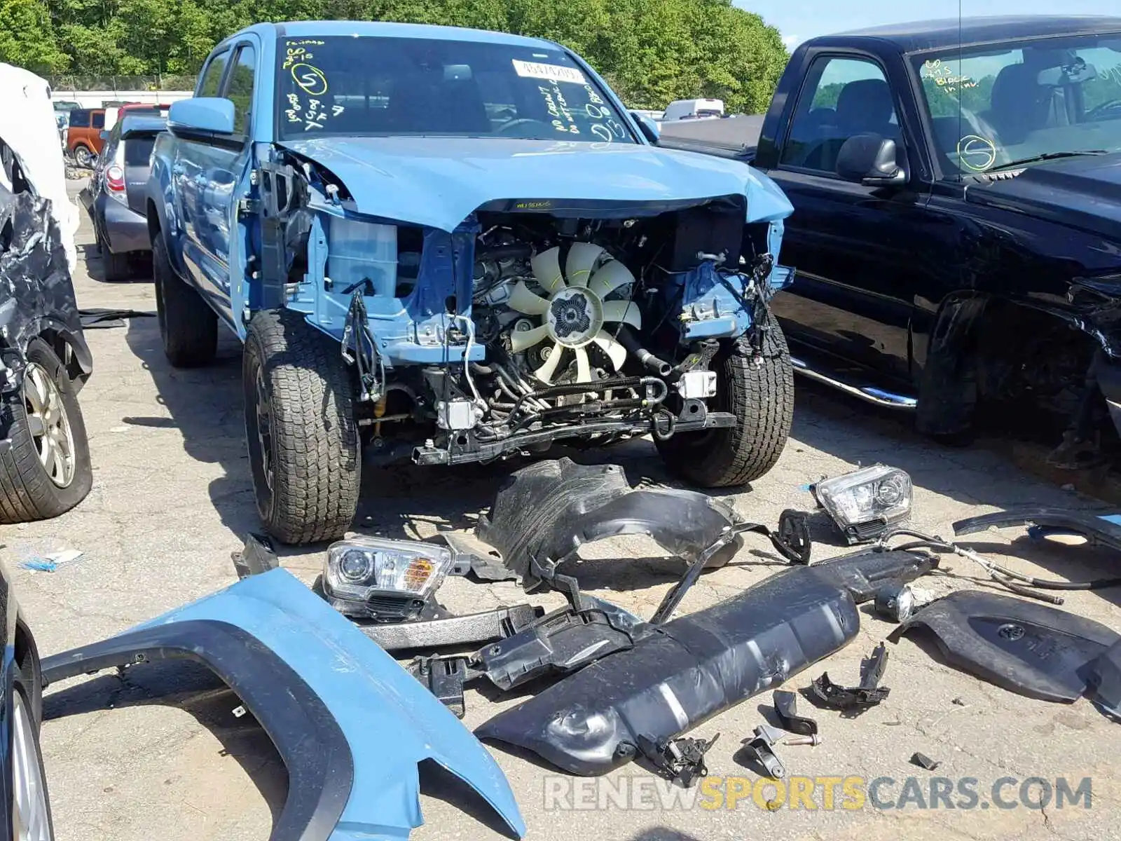 1 Photograph of a damaged car 3TMCZ5AN1KM204607 TOYOTA TACOMA DOU 2019