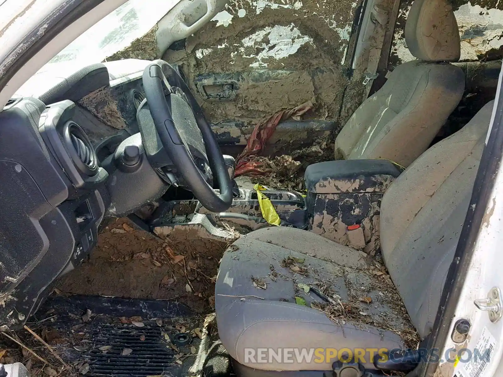 5 Photograph of a damaged car 5TFAX5GN2KX143864 TOYOTA TACOMA DOU 2019