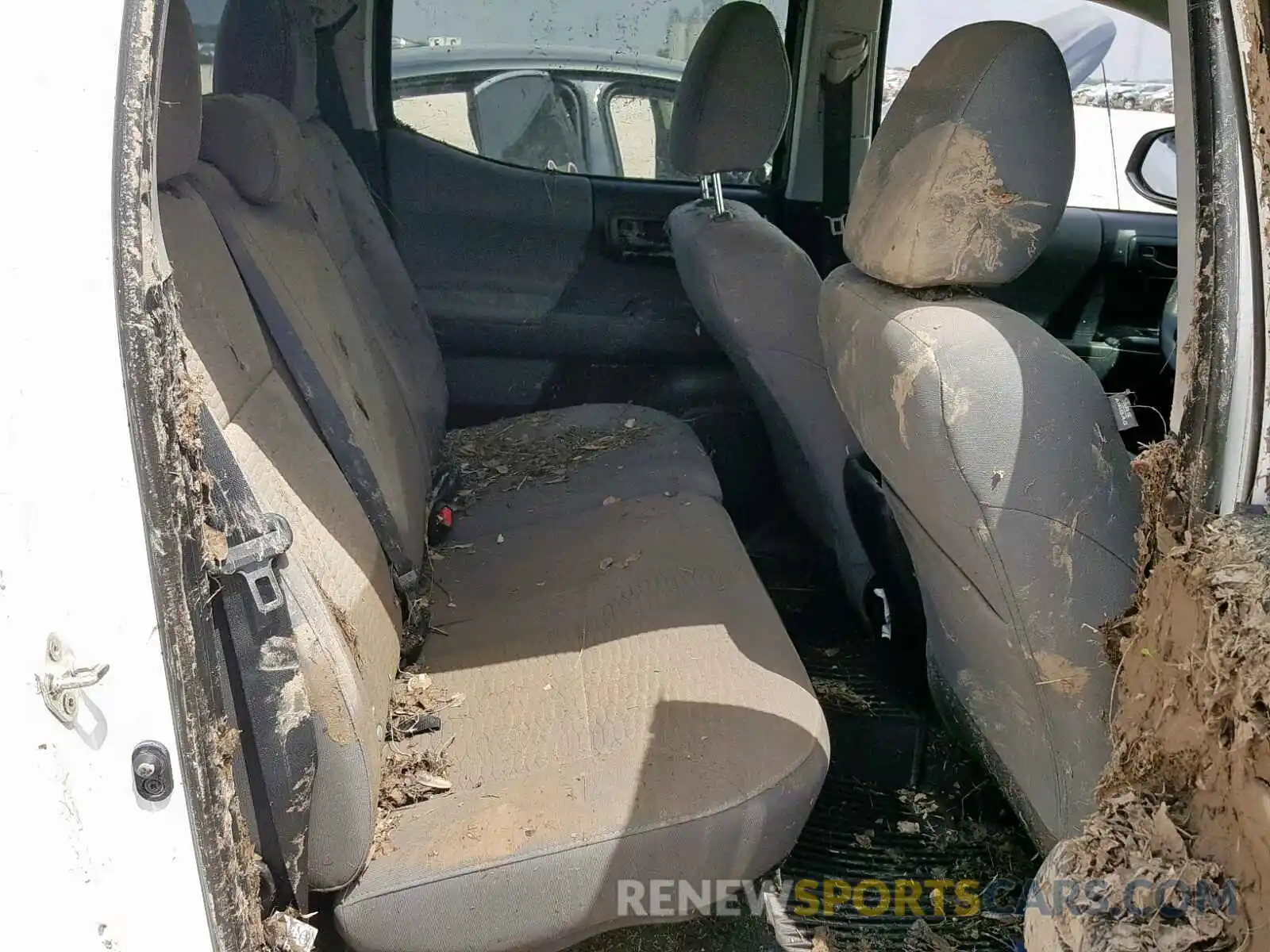 9 Photograph of a damaged car 5TFAX5GN2KX143864 TOYOTA TACOMA DOU 2019