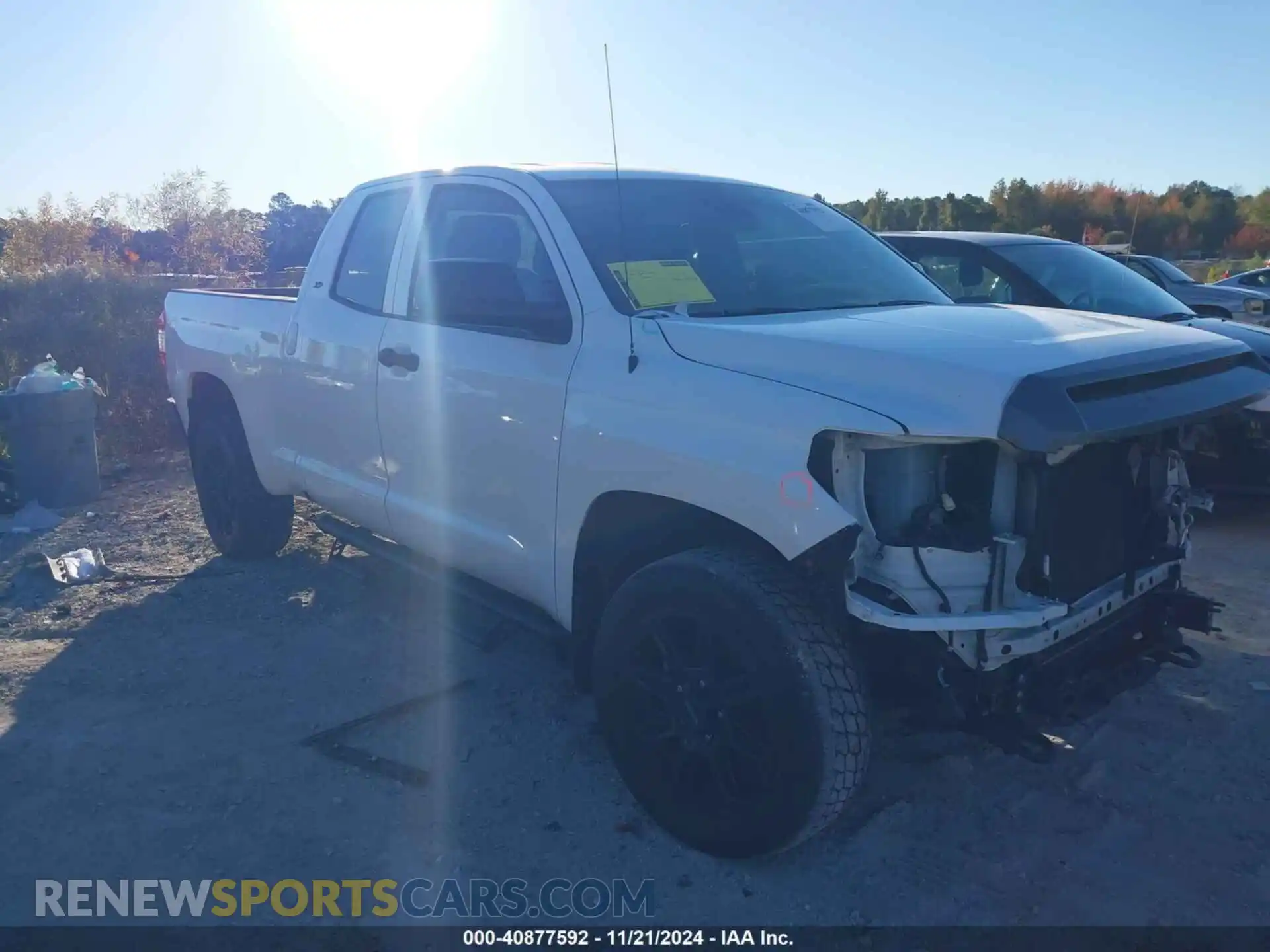1 Фотография поврежденного автомобиля 5TFUM5F16KX080806 TOYOTA TUNDRA 2019