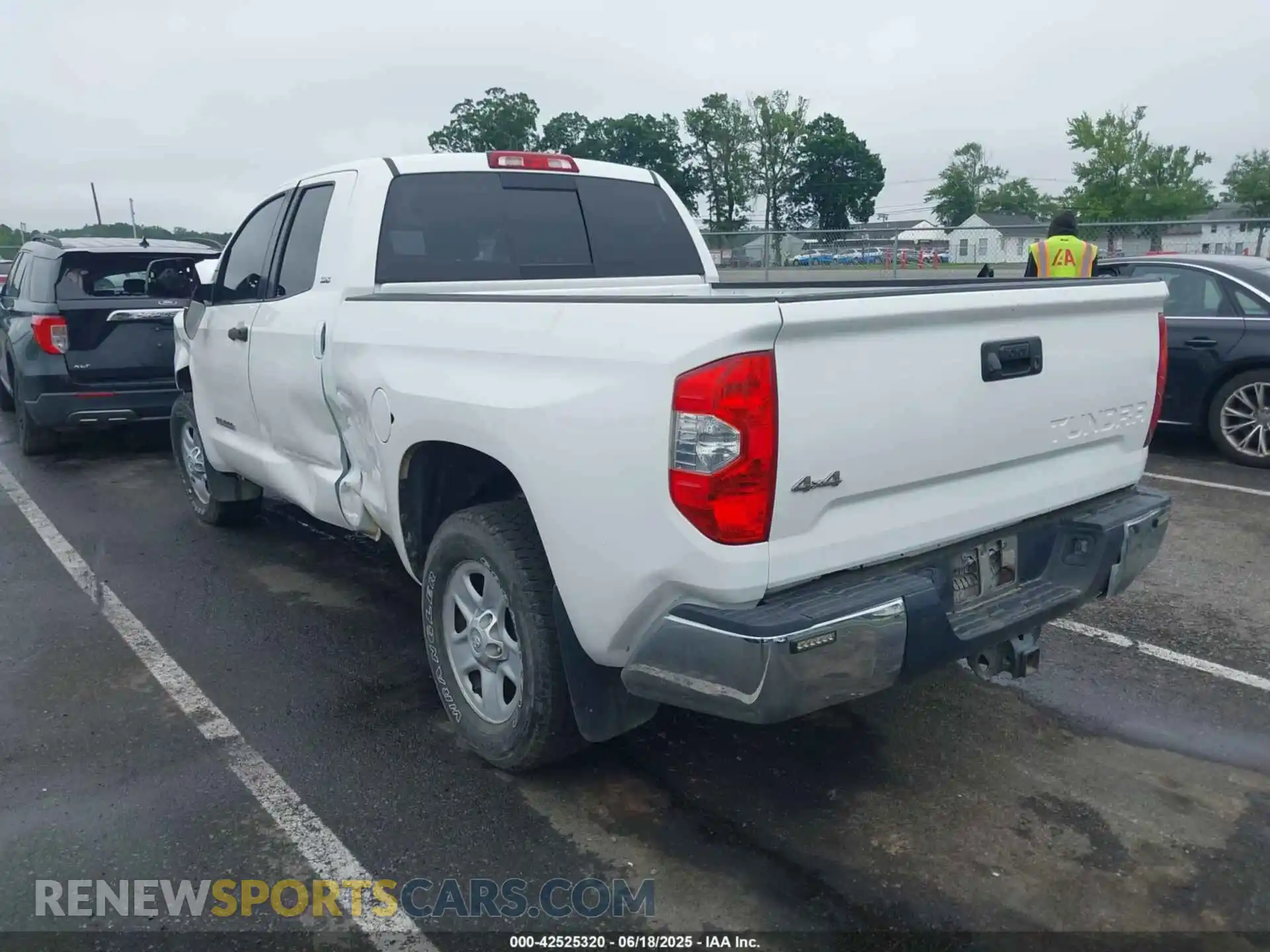 3 fotografías del automóvil dañado 5TFUM5F17KX080961 TOYOTA TUNDRA 2019