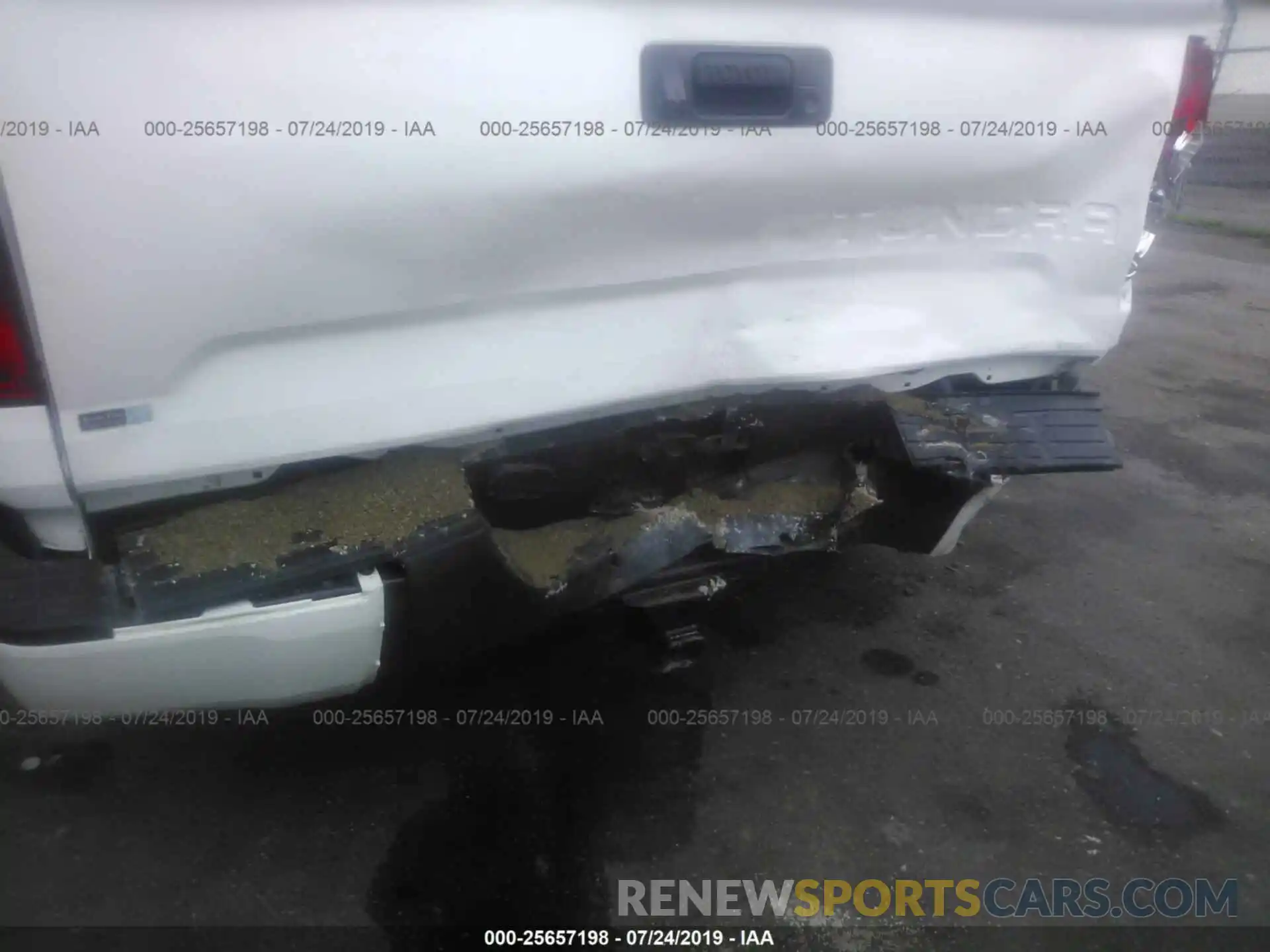 6 Photograph of a damaged car 5TFUY5F10KX778008 TOYOTA TUNDRA 2019