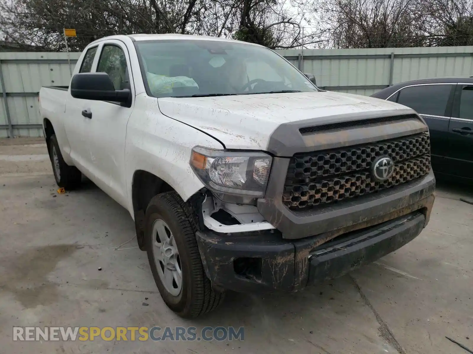 1 Photograph of a damaged car 5TFRY5F17LX270139 TOYOTA TUNDRA 2020