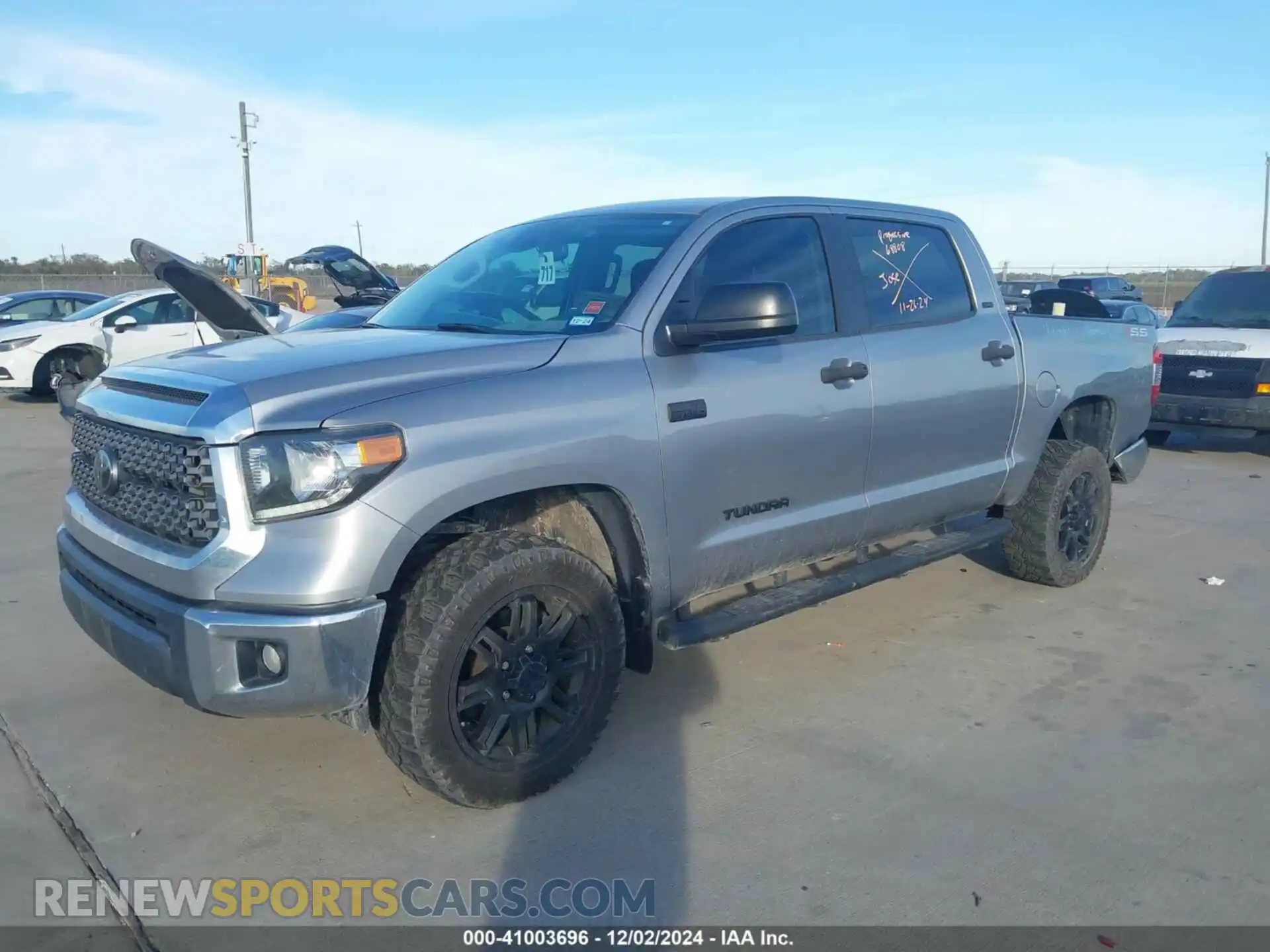 2 fotografías del automóvil dañado 5TFDY5F1XMX972919 TOYOTA TUNDRA 2021