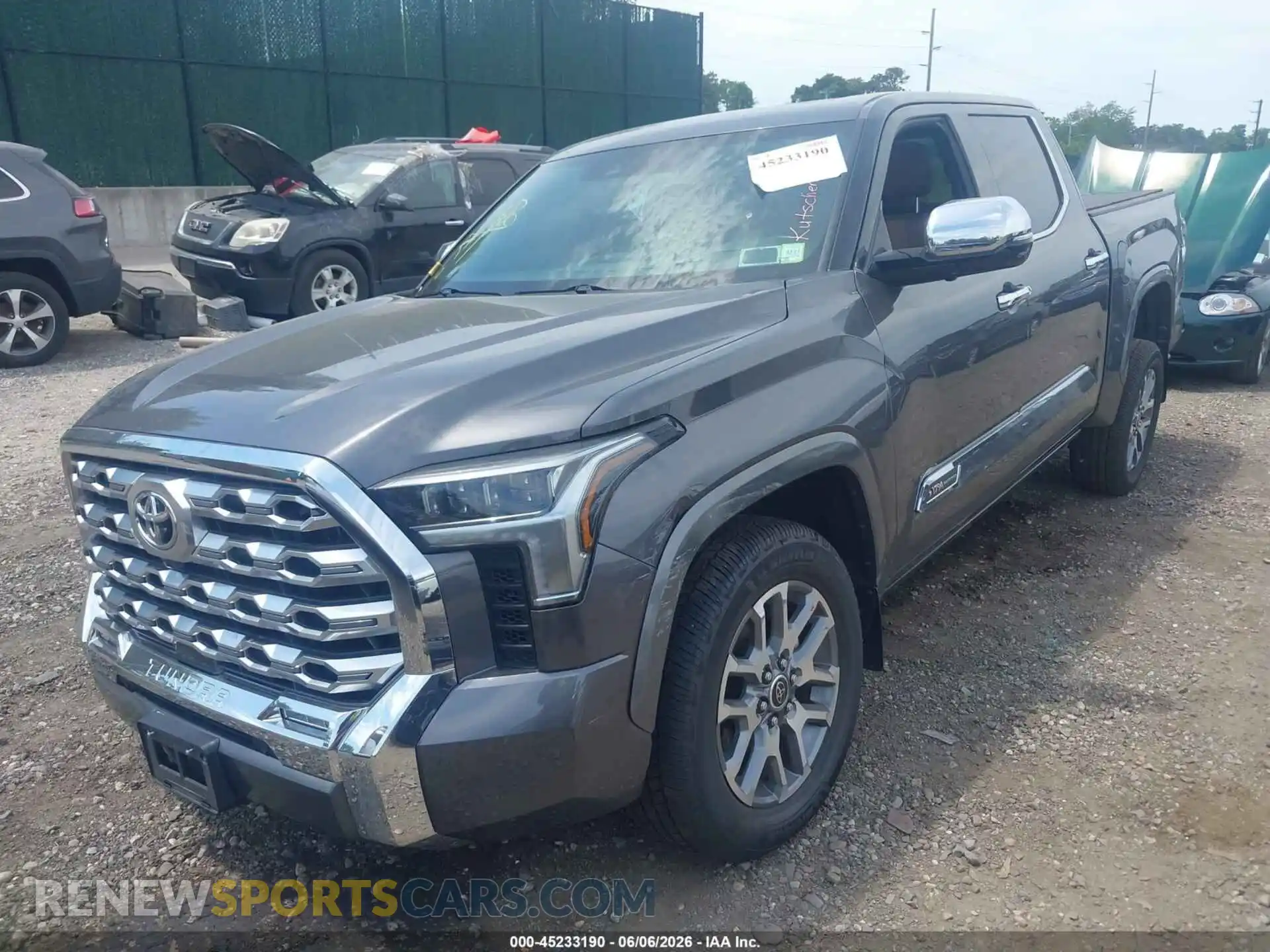 2 fotografías del automóvil dañado 5TFMA5DB4PX081299 TOYOTA TUNDRA 2023
