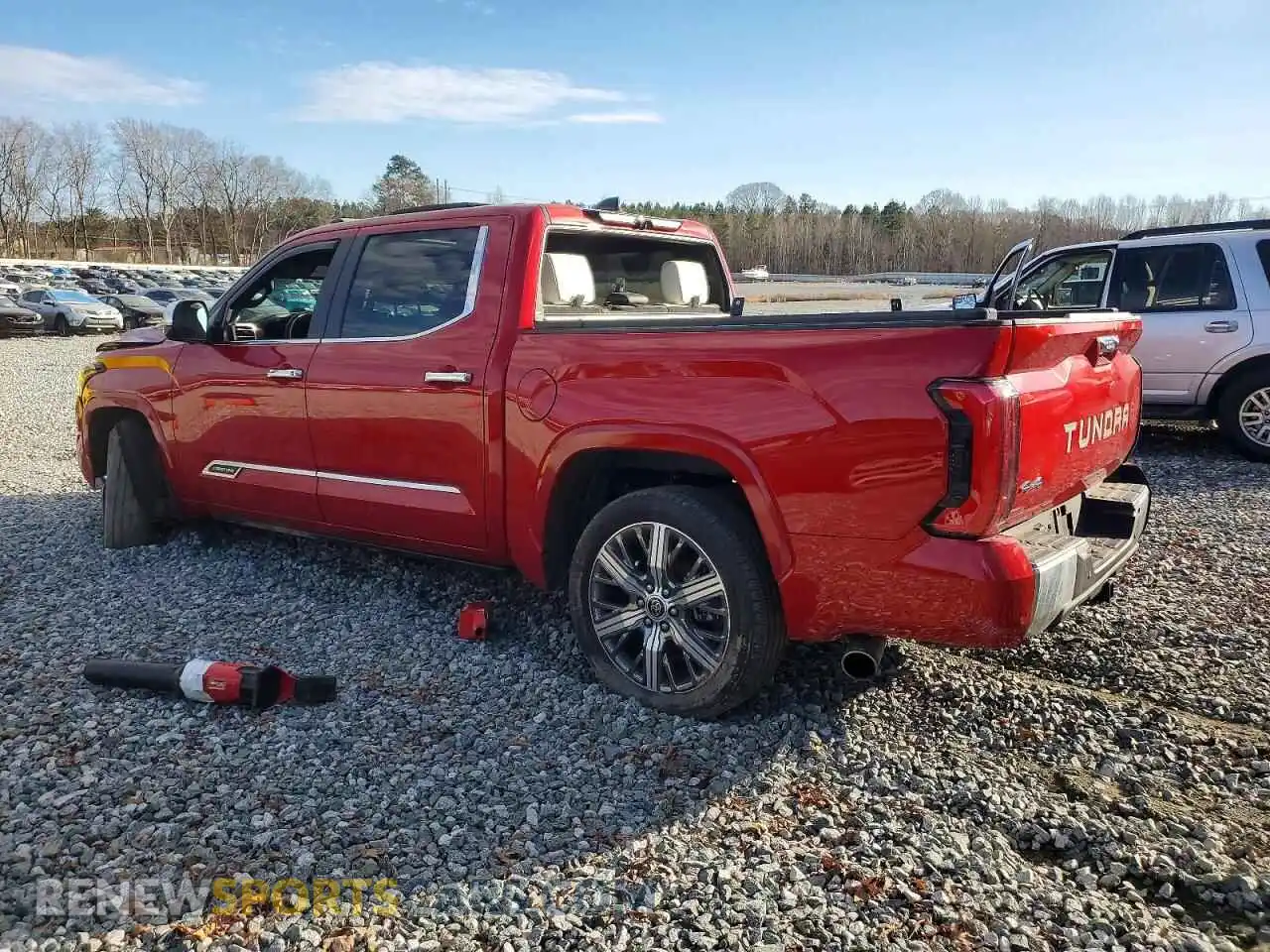 2 fotografías del automóvil dañado 5TFVC5DB4RX040477 TOYOTA TUNDRA 2024