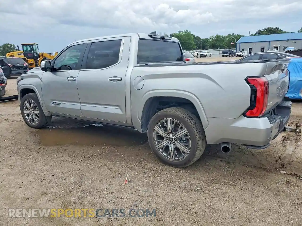 2 fotografías del automóvil dañado 5TFVC5DBXRX080451 TOYOTA TUNDRA 2024