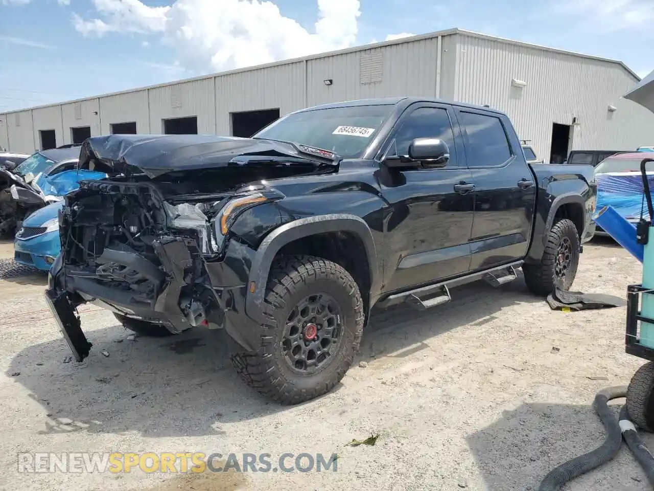 1 fotografías del automóvil dañado 5TFPC5DB5SX087404 TOYOTA TUNDRA 2025