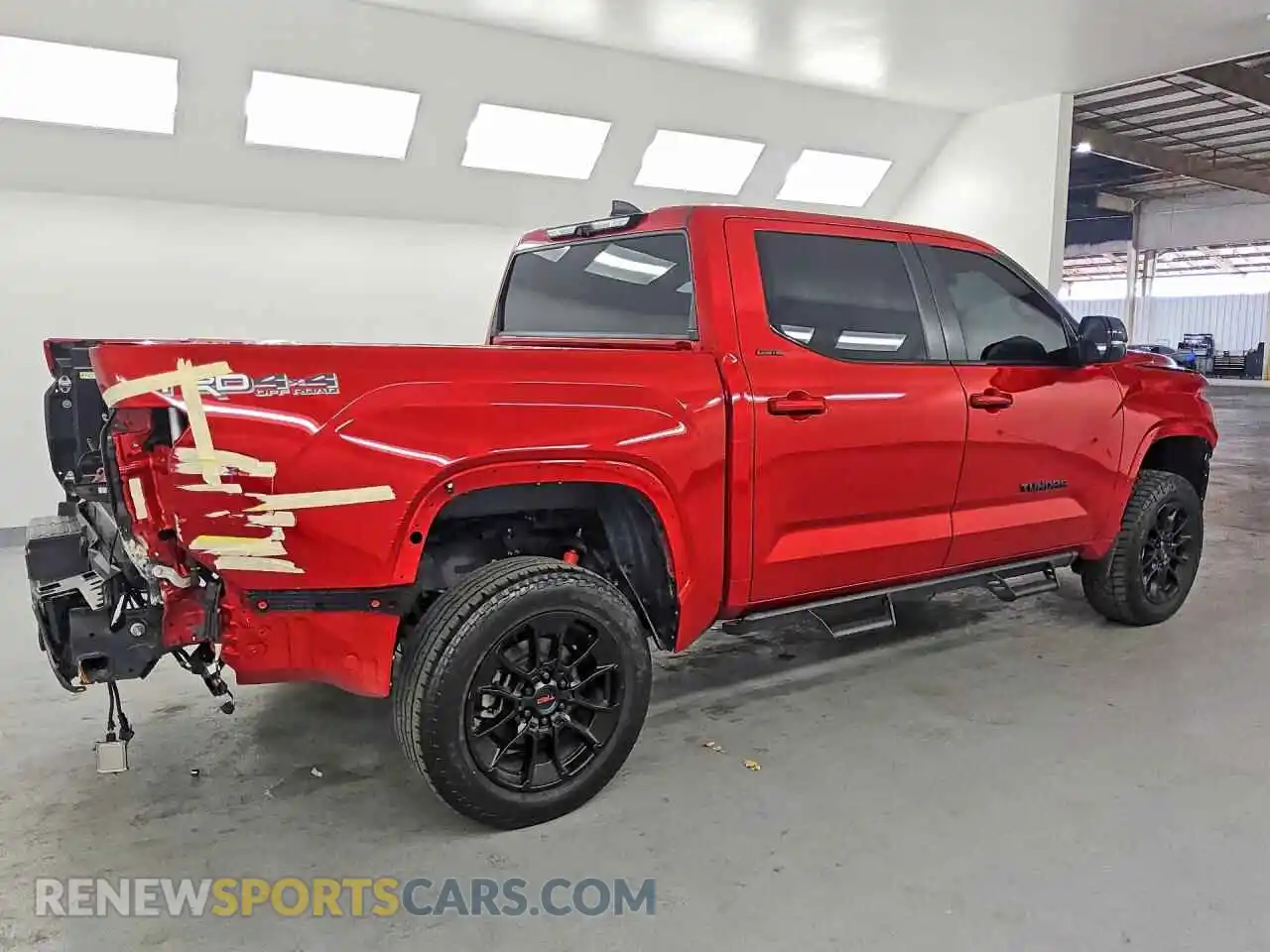 3 fotografías del automóvil dañado 5TFWA5DB2SX245179 TOYOTA TUNDRA 2025