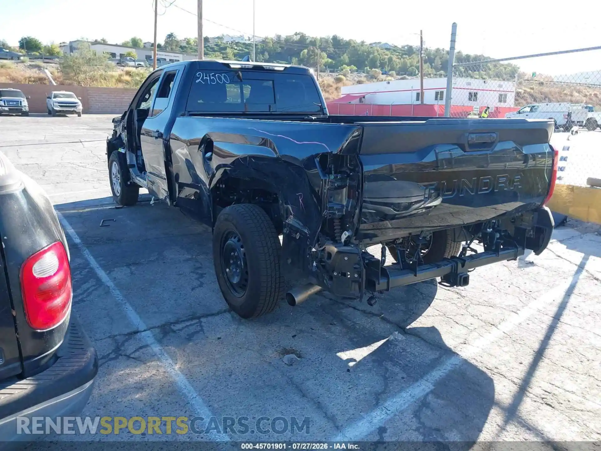 3 Фотография поврежденного автомобиля 5TFKB5CD3TX002612 TOYOTA TUNDRA 2026