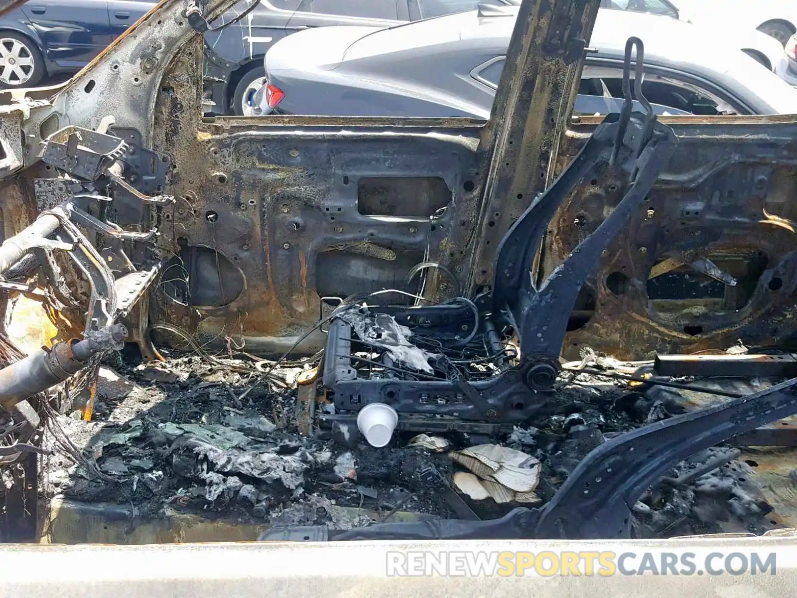 5 Photograph of a damaged car 5TFDY5F16KX825509 TOYOTA TUNDRA CRE 2019