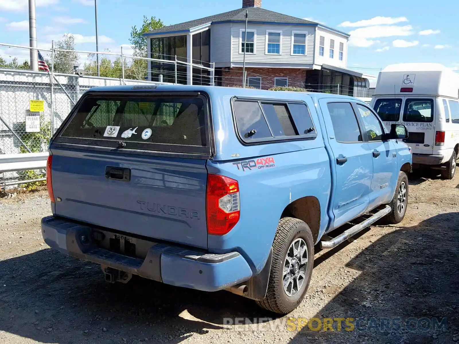 4 Photograph of a damaged car 5TFDY5F1XKX781370 TOYOTA TUNDRA CRE 2019