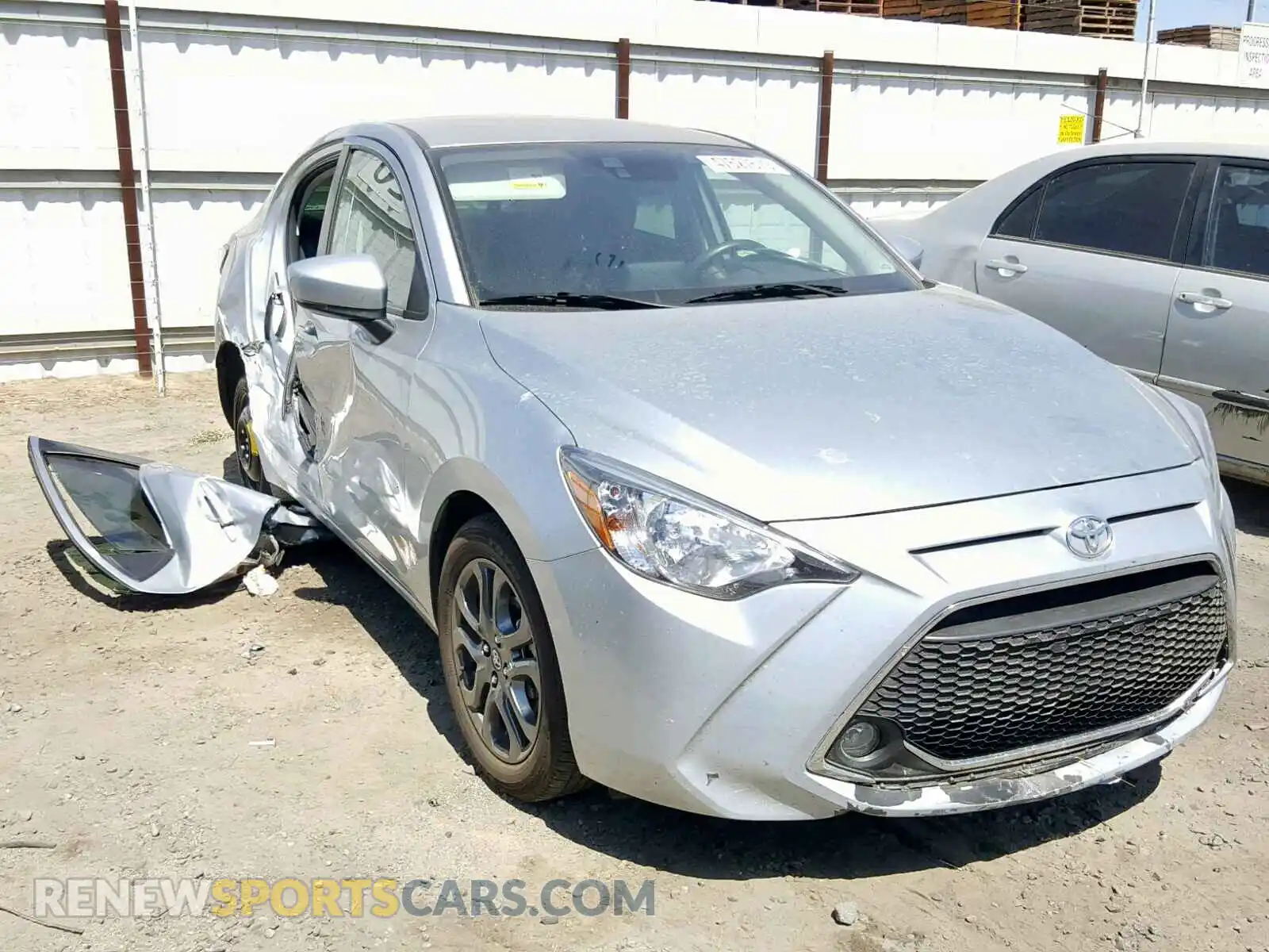1 Photograph of a damaged car 3MYDLBYV0KY525901 TOYOTA YARIS 2019