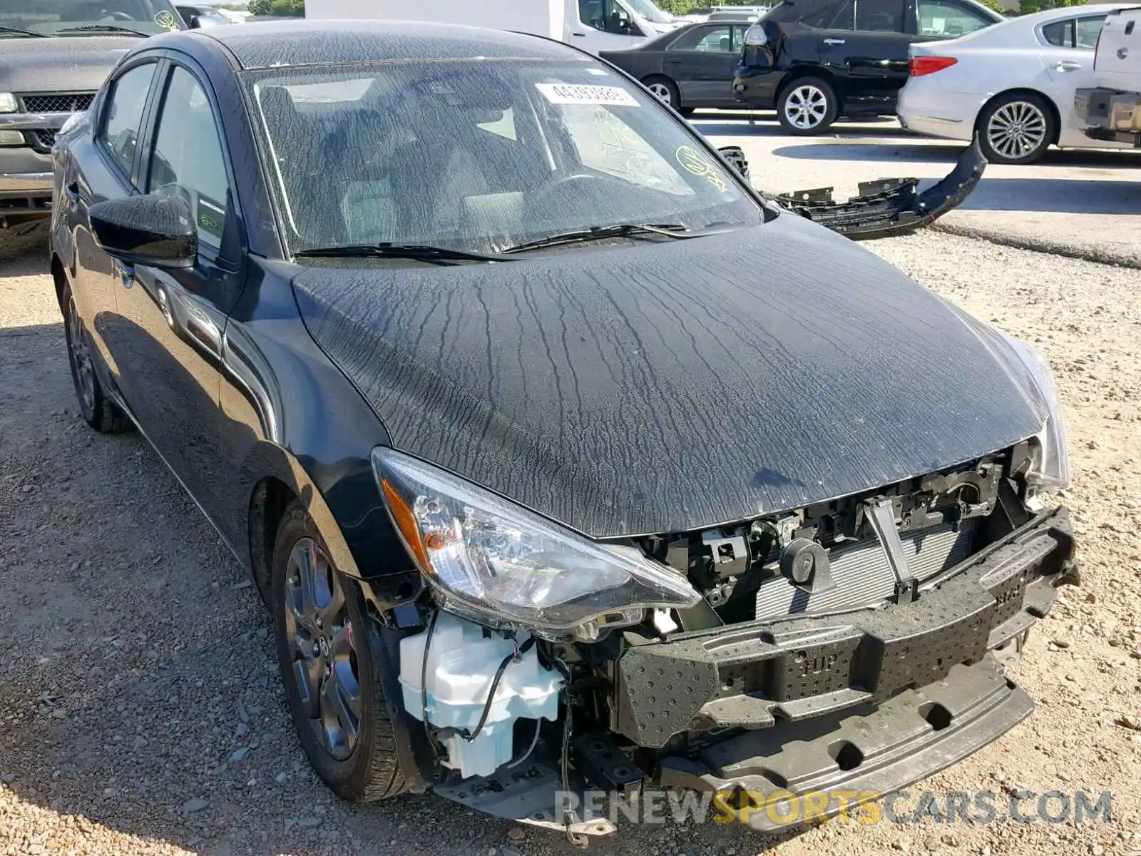1 Photograph of a damaged car 3MYDLBYV1KY521243 TOYOTA YARIS 2019