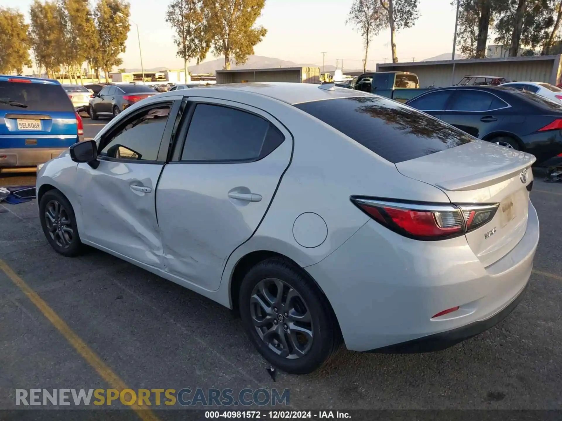 3 Photograph of a damaged car 3MYDLBYV3KY525908 TOYOTA YARIS 2019