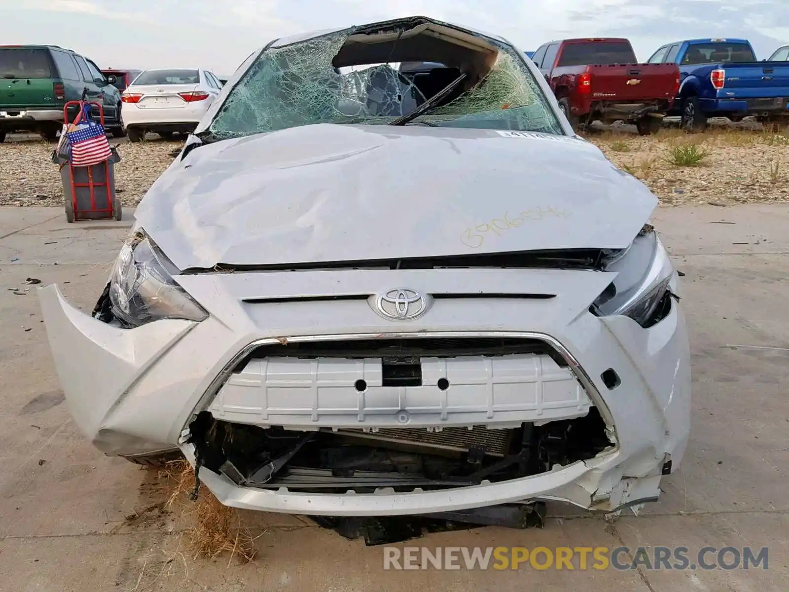 9 Photograph of a damaged car 3MYDLBYV4KY520555 TOYOTA YARIS 2019
