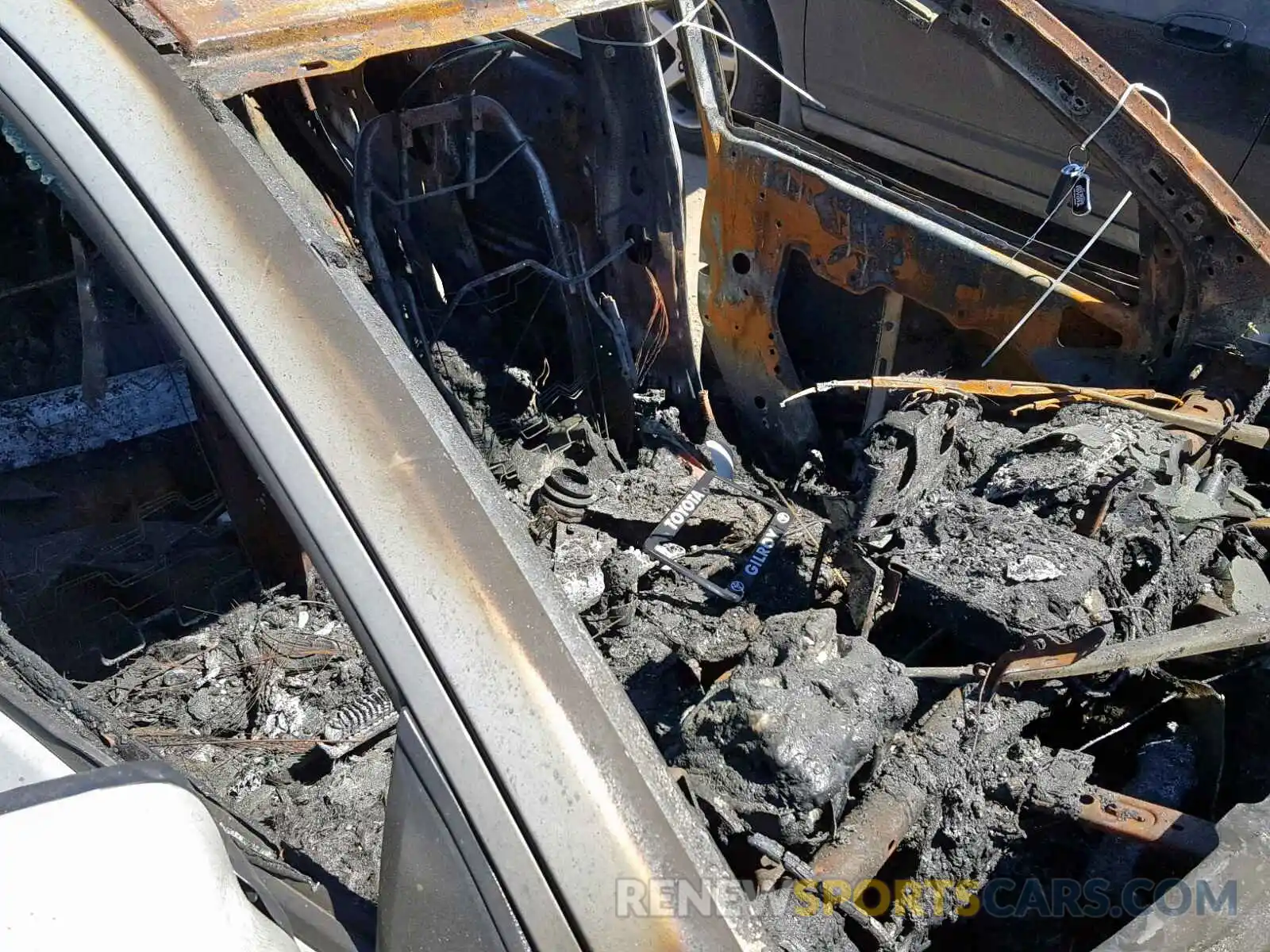 10 Photograph of a damaged car 3MYDLBYV6KY521626 TOYOTA YARIS 2019