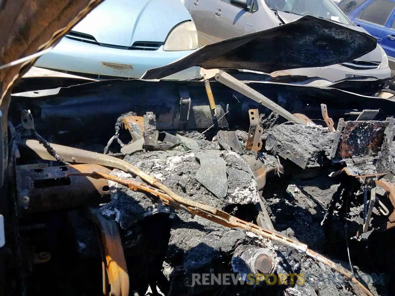 8 Photograph of a damaged car 3MYDLBYV6KY521626 TOYOTA YARIS 2019