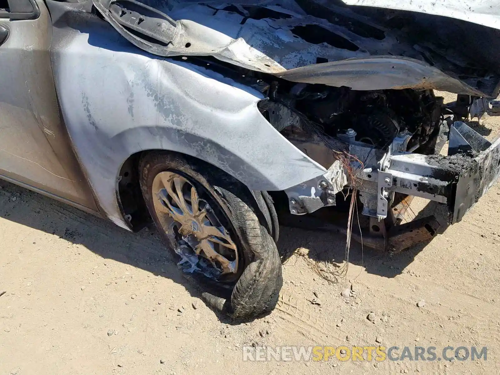 9 Photograph of a damaged car 3MYDLBYV6KY521626 TOYOTA YARIS 2019