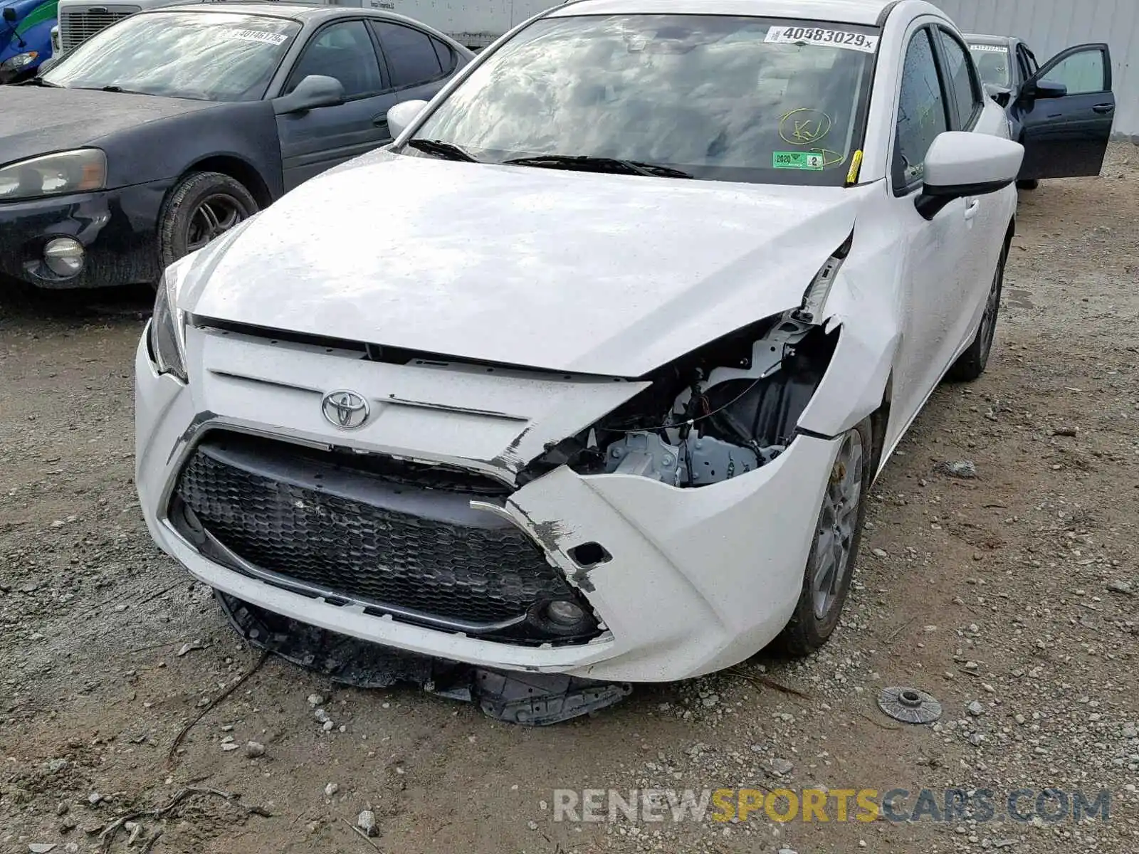 9 Photograph of a damaged car 3MYDLBYV9KY513438 TOYOTA YARIS 2019