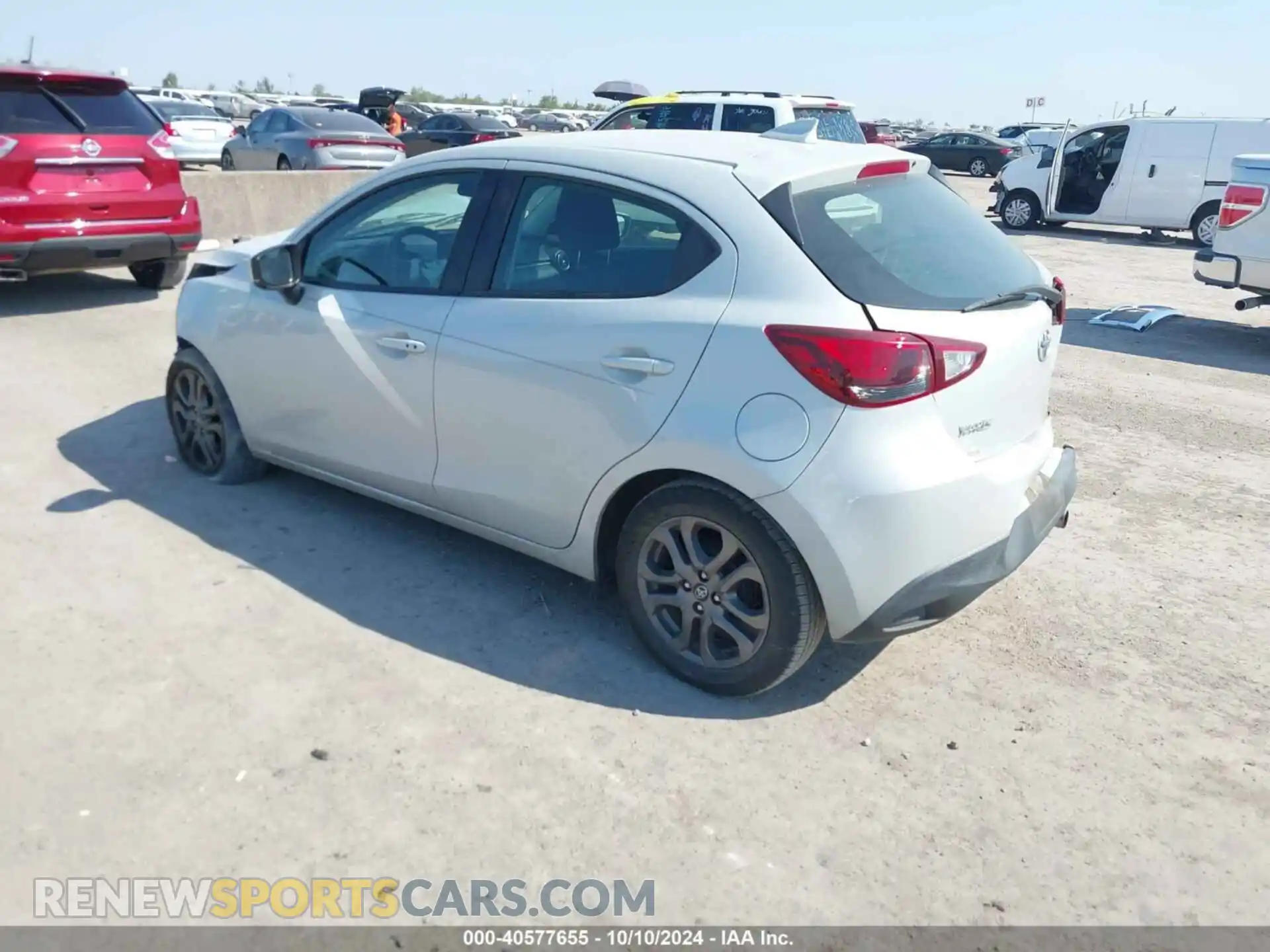 3 Photograph of a damaged car 3MYDLBJV0LY705472 TOYOTA YARIS 2020