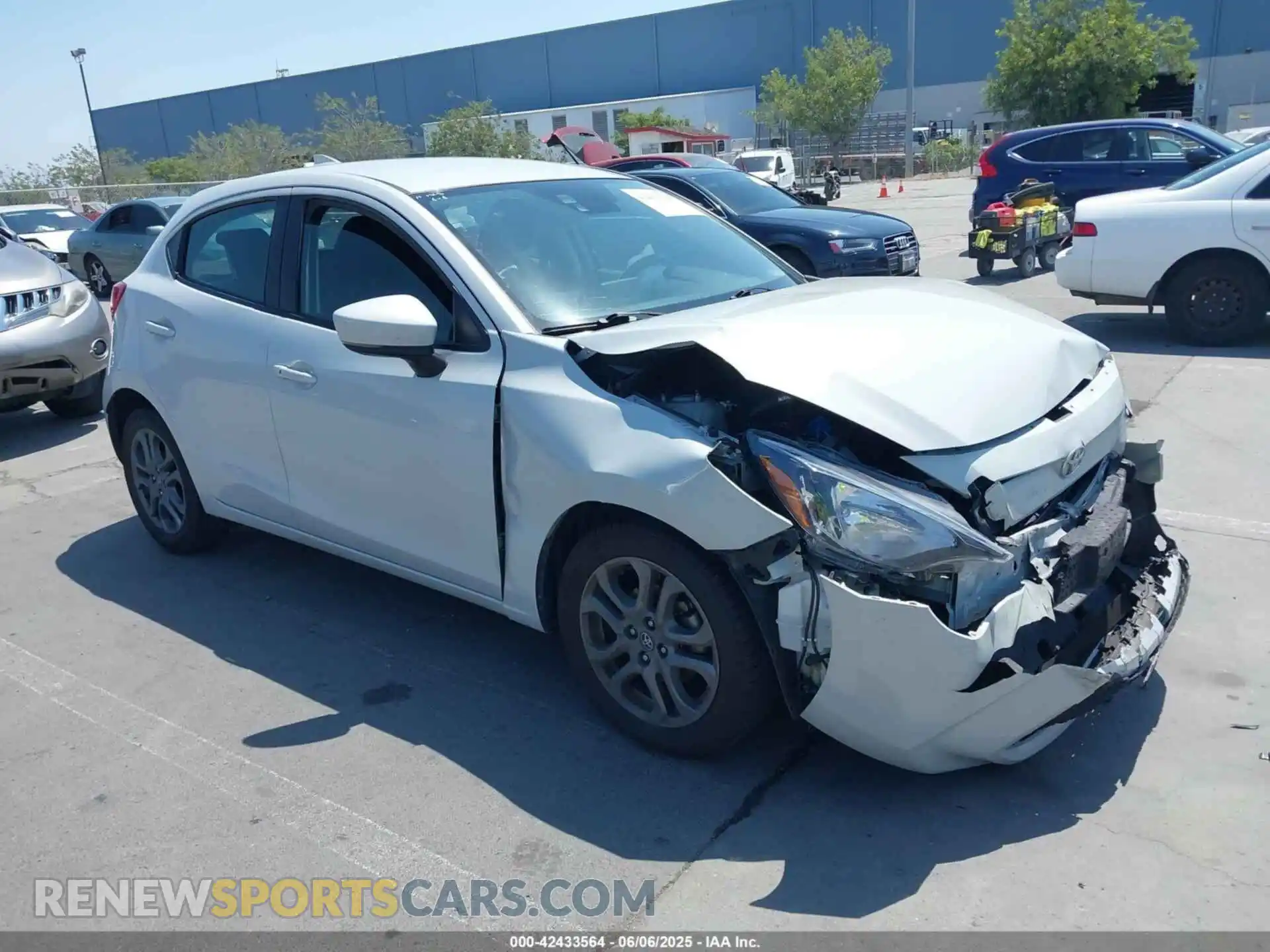1 Photograph of a damaged car 3MYDLBJV5LY704110 TOYOTA YARIS 2020