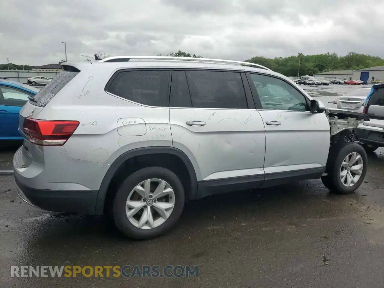 3 Photograph of a damaged car 1V2WR2CA2KC583977 VOLKSWAGEN ATLAS 2019