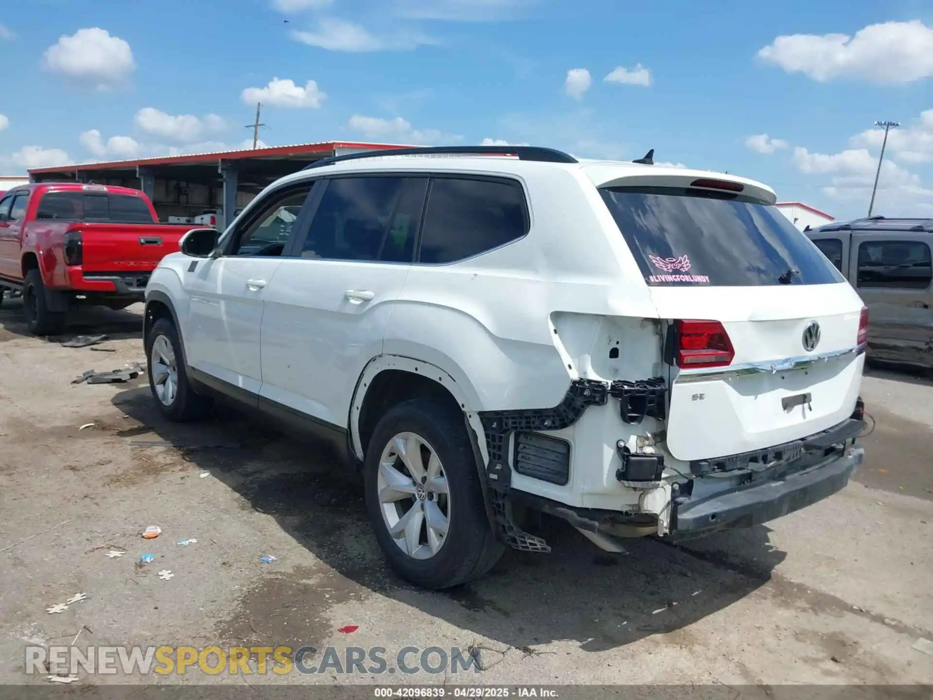 3 Photograph of a damaged car 1V2DP2CAXLC500407 VOLKSWAGEN ATLAS 2020
