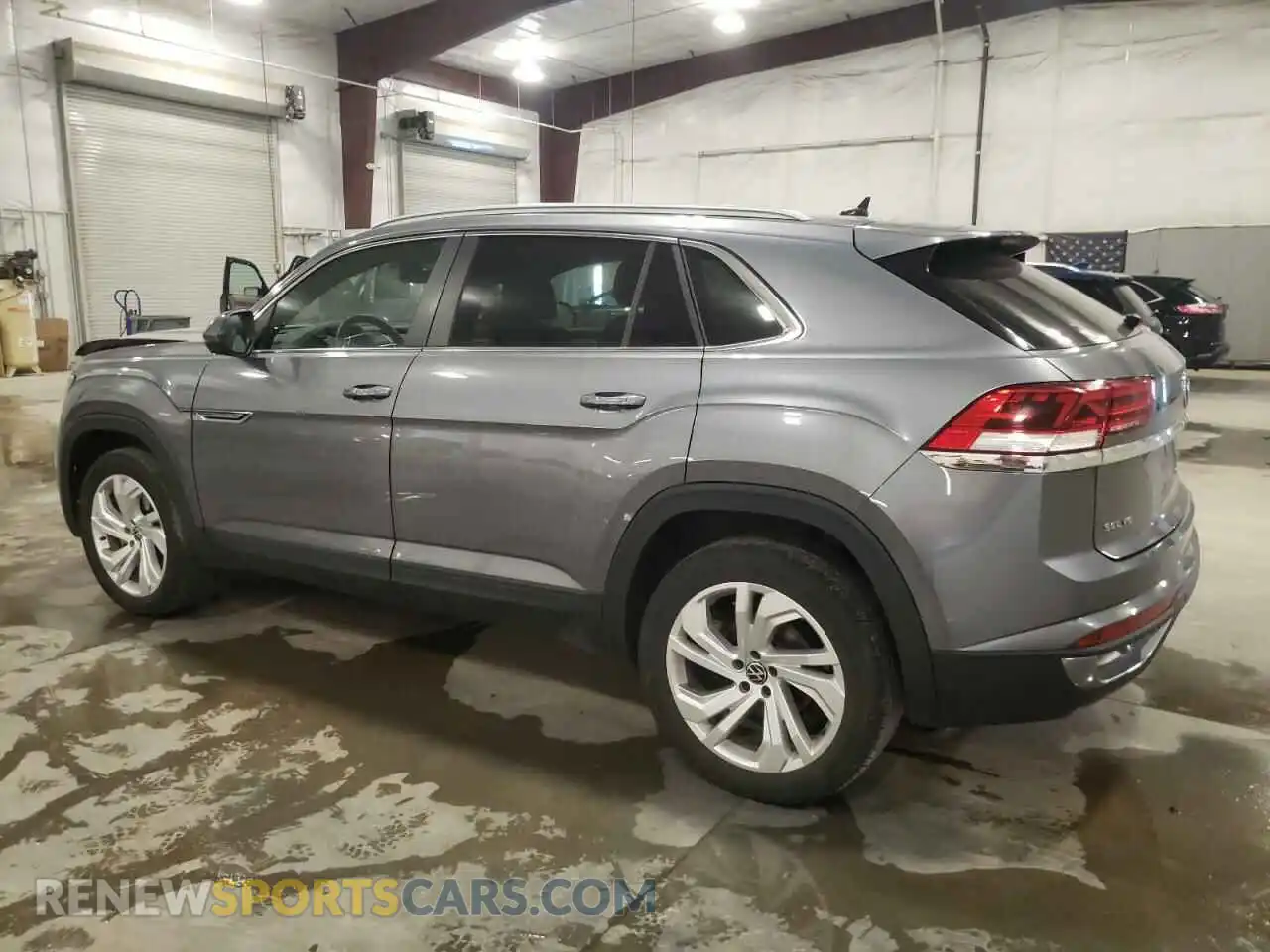 2 Photograph of a damaged car 1V2BE2CA1MC220695 VOLKSWAGEN ATLAS 2021