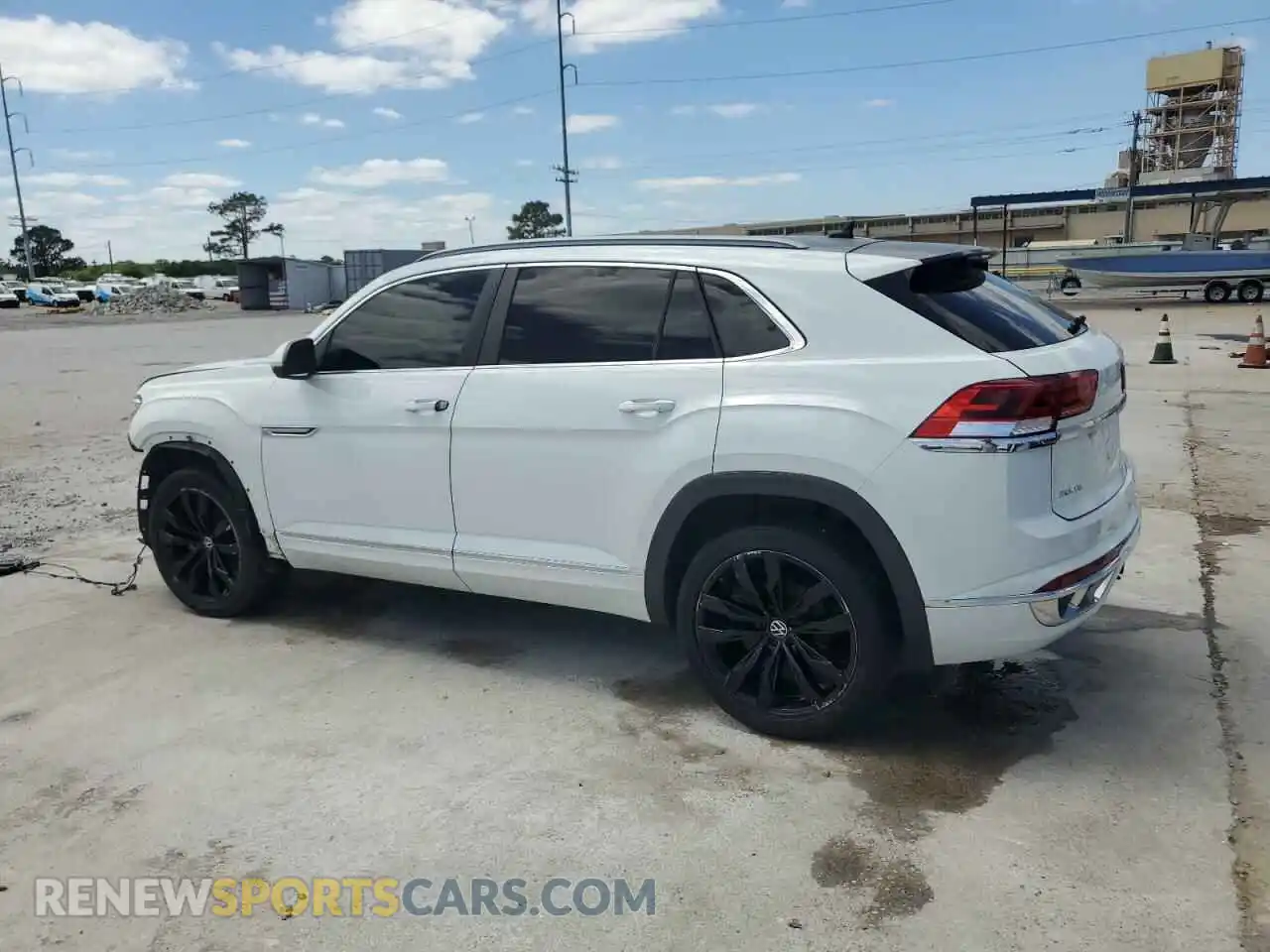 2 Photograph of a damaged car 1V2CE2CA9MC221744 VOLKSWAGEN ATLAS 2021