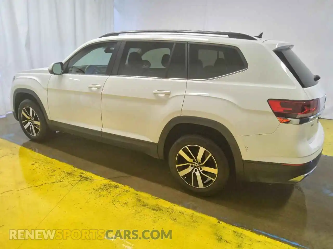 2 Photograph of a damaged car 1V2DP2CA0MC588949 VOLKSWAGEN ATLAS 2021