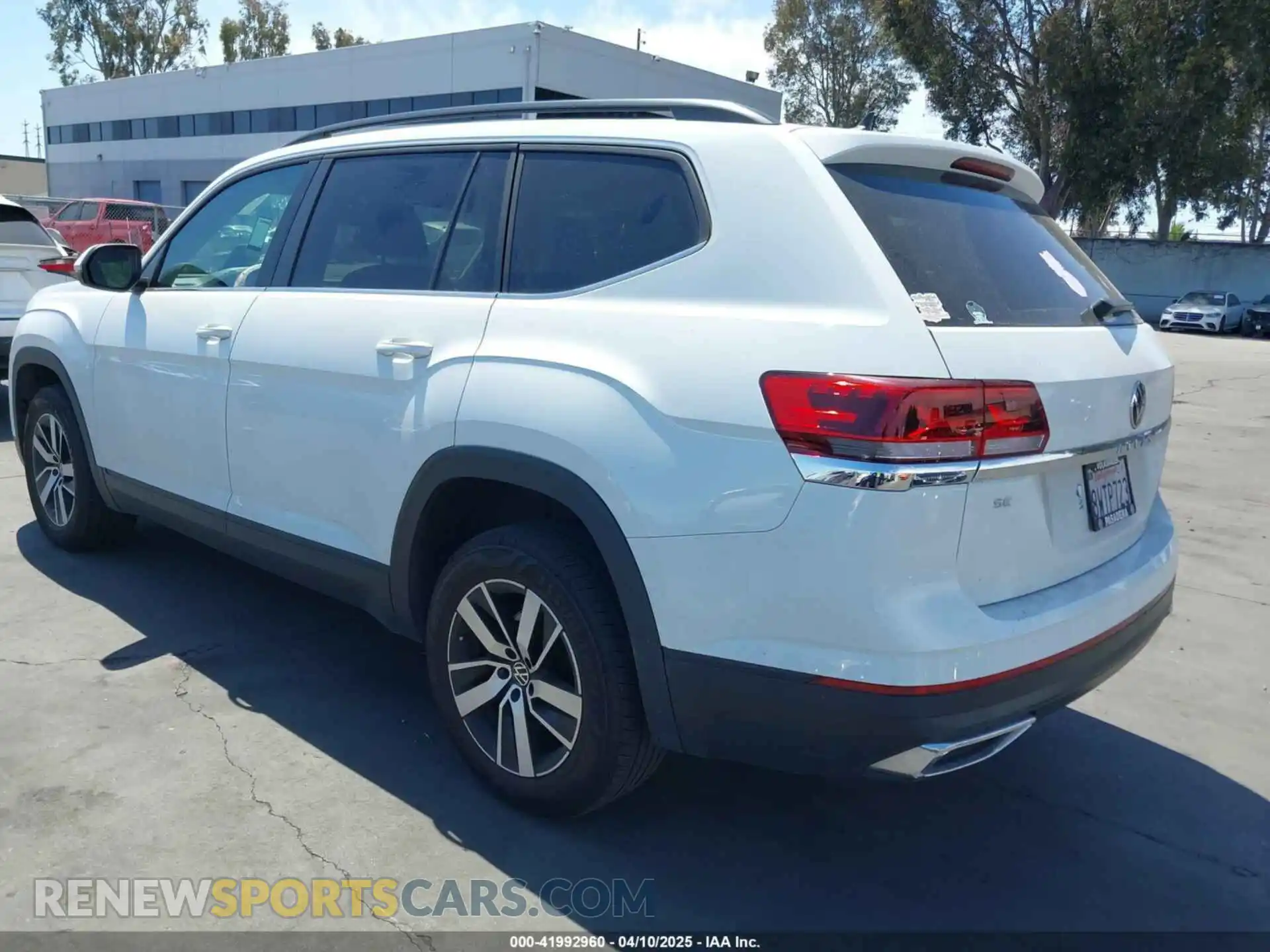 3 Photograph of a damaged car 1V2DP2CA5MC591104 VOLKSWAGEN ATLAS 2021