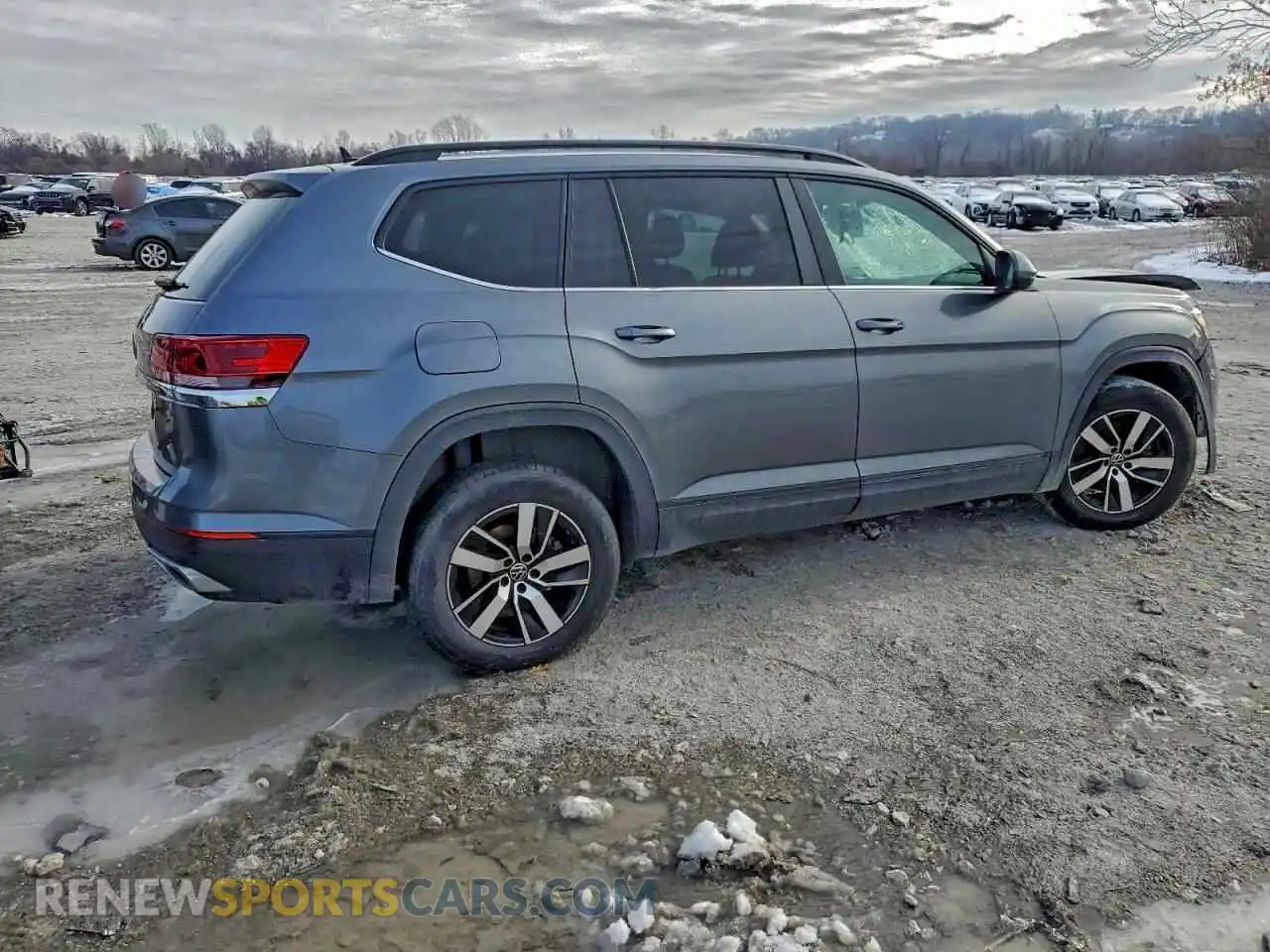 3 Photograph of a damaged car 1V2DP2CA8MC572868 VOLKSWAGEN ATLAS 2021