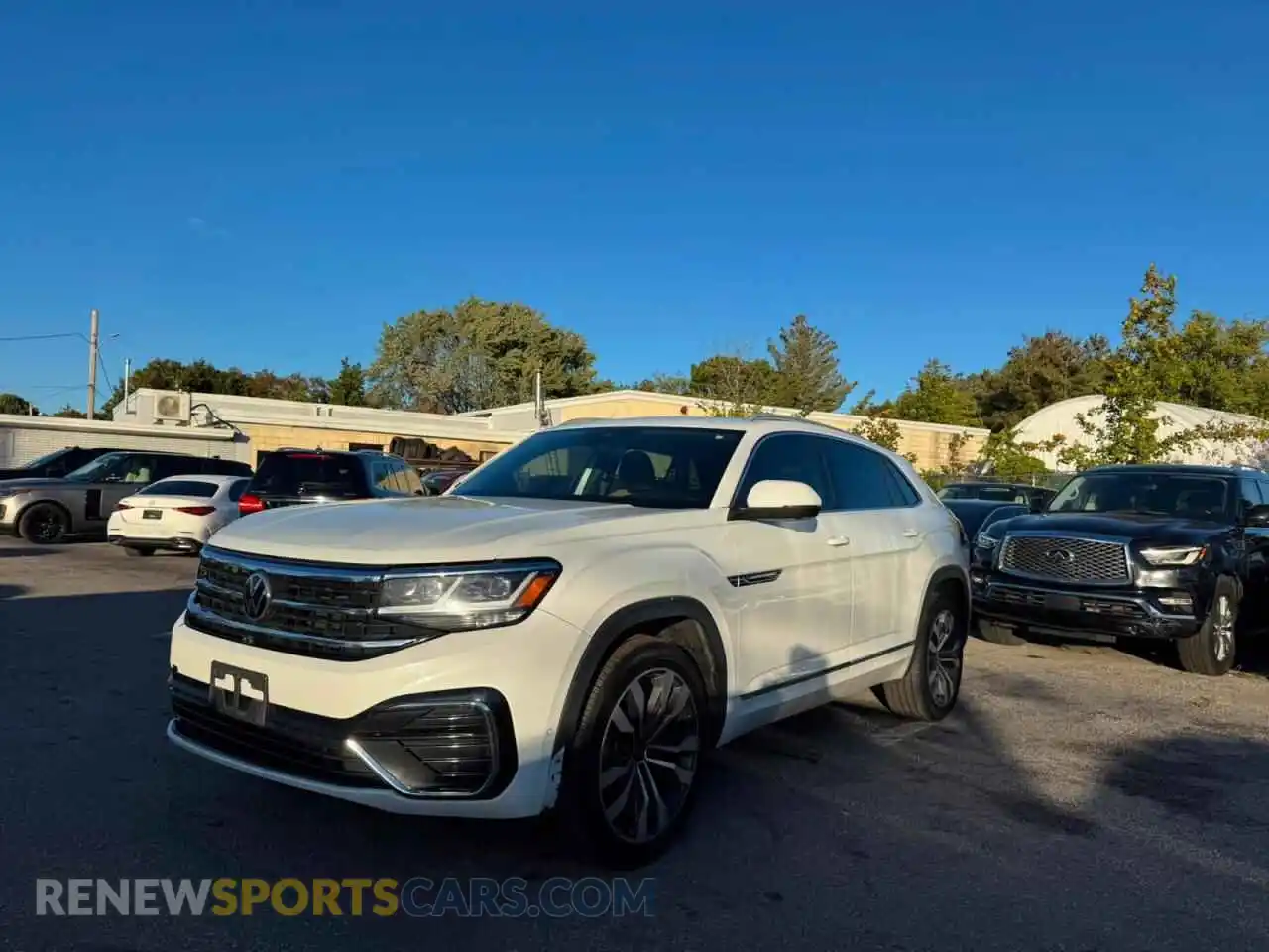 2 Photograph of a damaged car 1V2FE2CA2MC210498 VOLKSWAGEN ATLAS 2021
