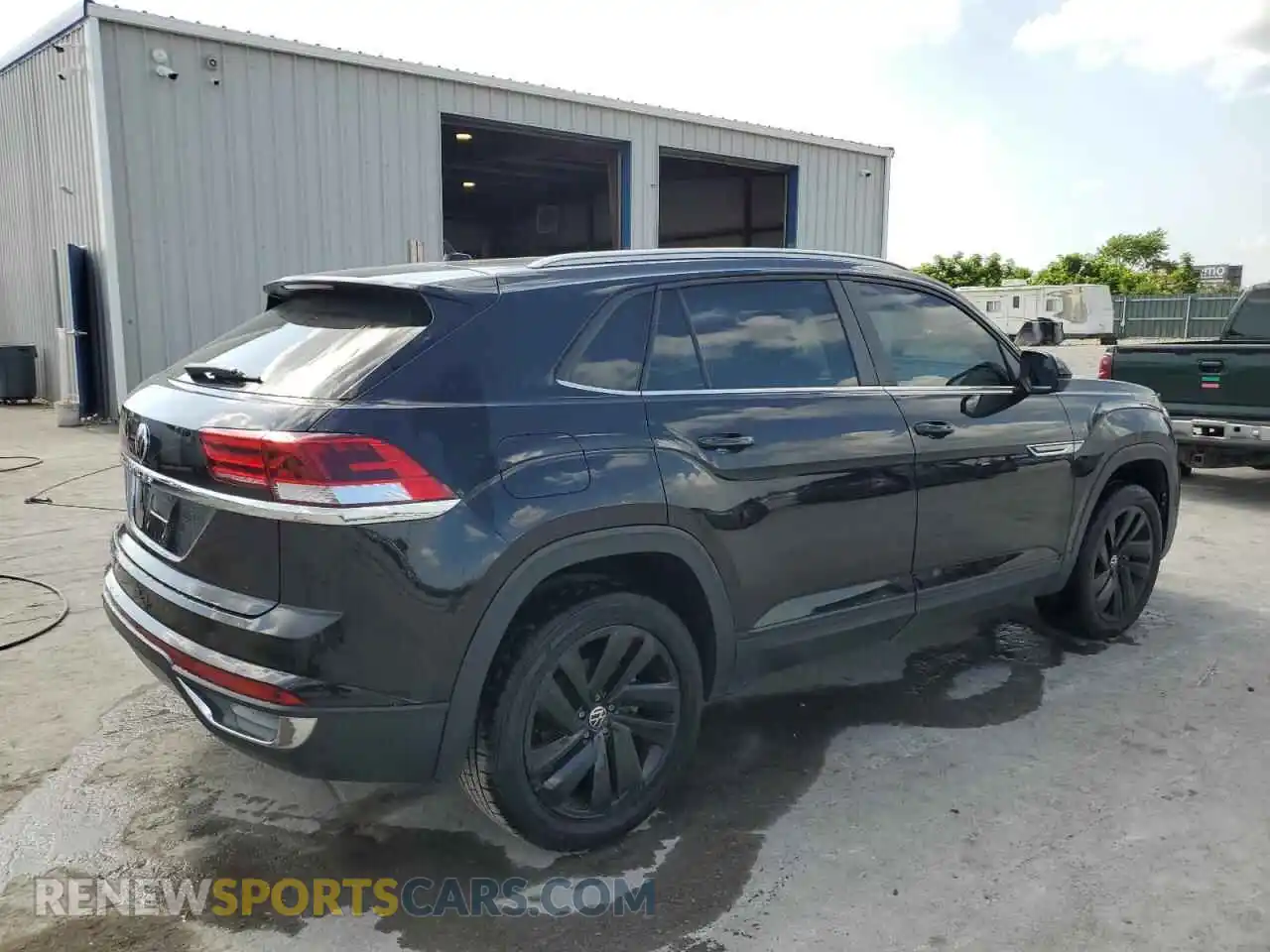 3 Photograph of a damaged car 1V2JC2CA2MC240939 VOLKSWAGEN ATLAS 2021