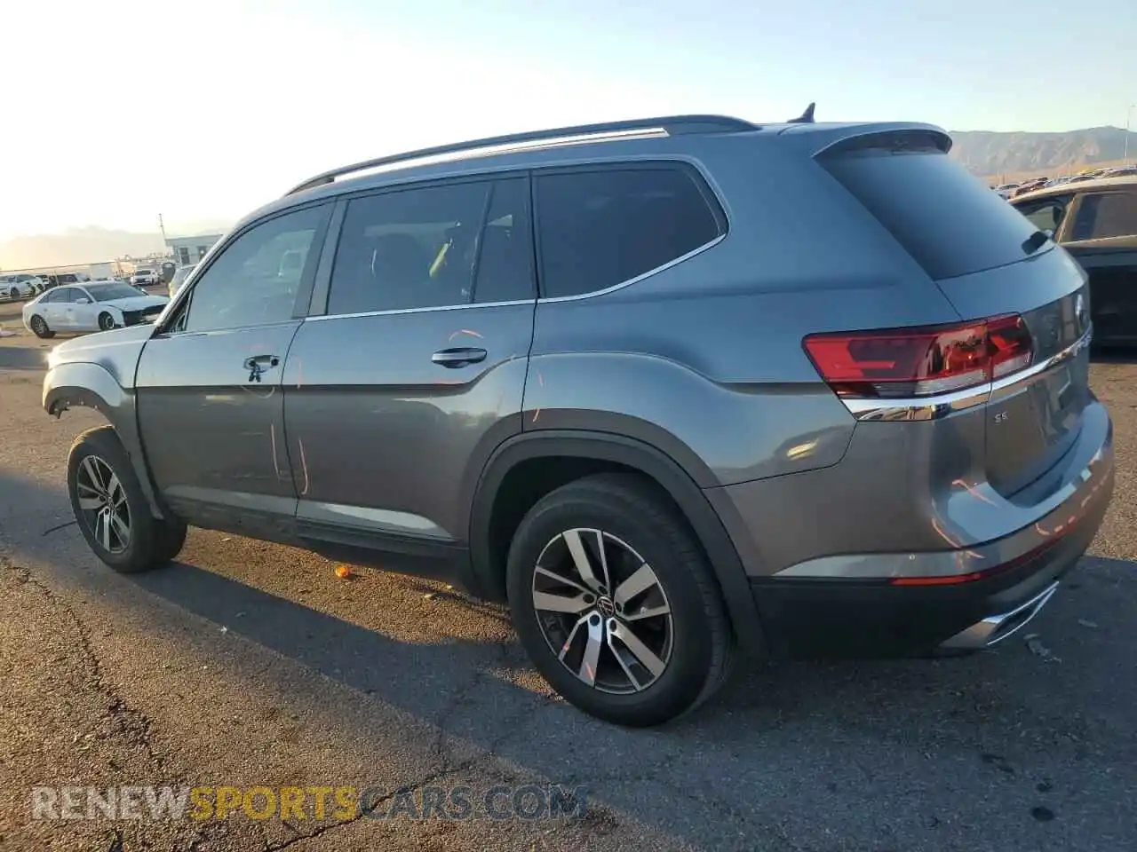 2 Photograph of a damaged car 1V2LP2CA2MC589404 VOLKSWAGEN ATLAS 2021