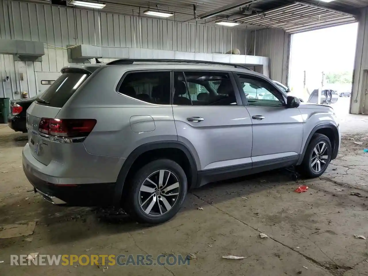 3 Photograph of a damaged car 1V2LP2CA6MC528685 VOLKSWAGEN ATLAS 2021