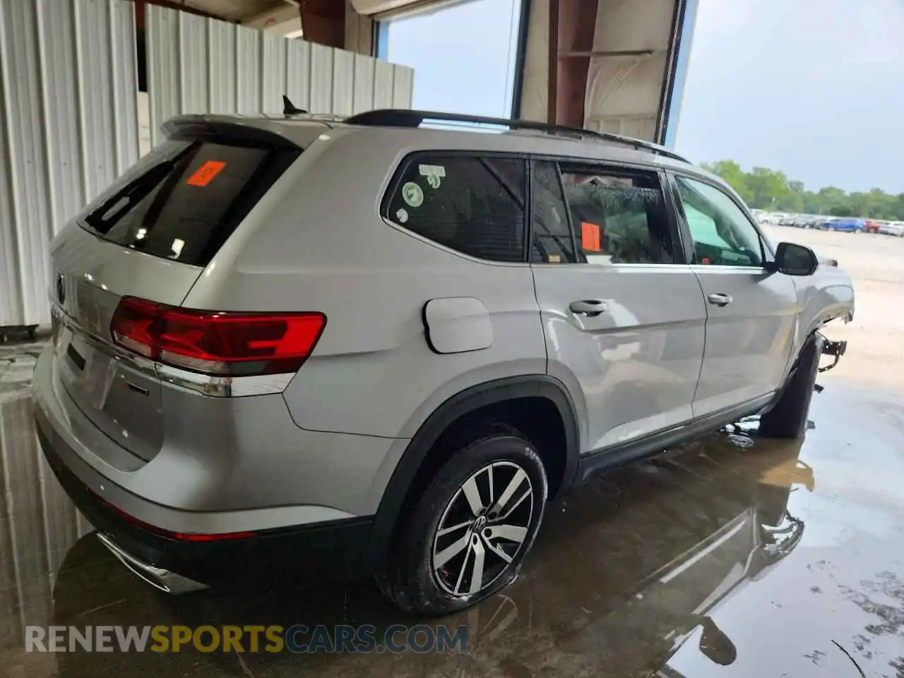 3 Photograph of a damaged car 1V2LP2CA7MC583503 VOLKSWAGEN ATLAS 2021